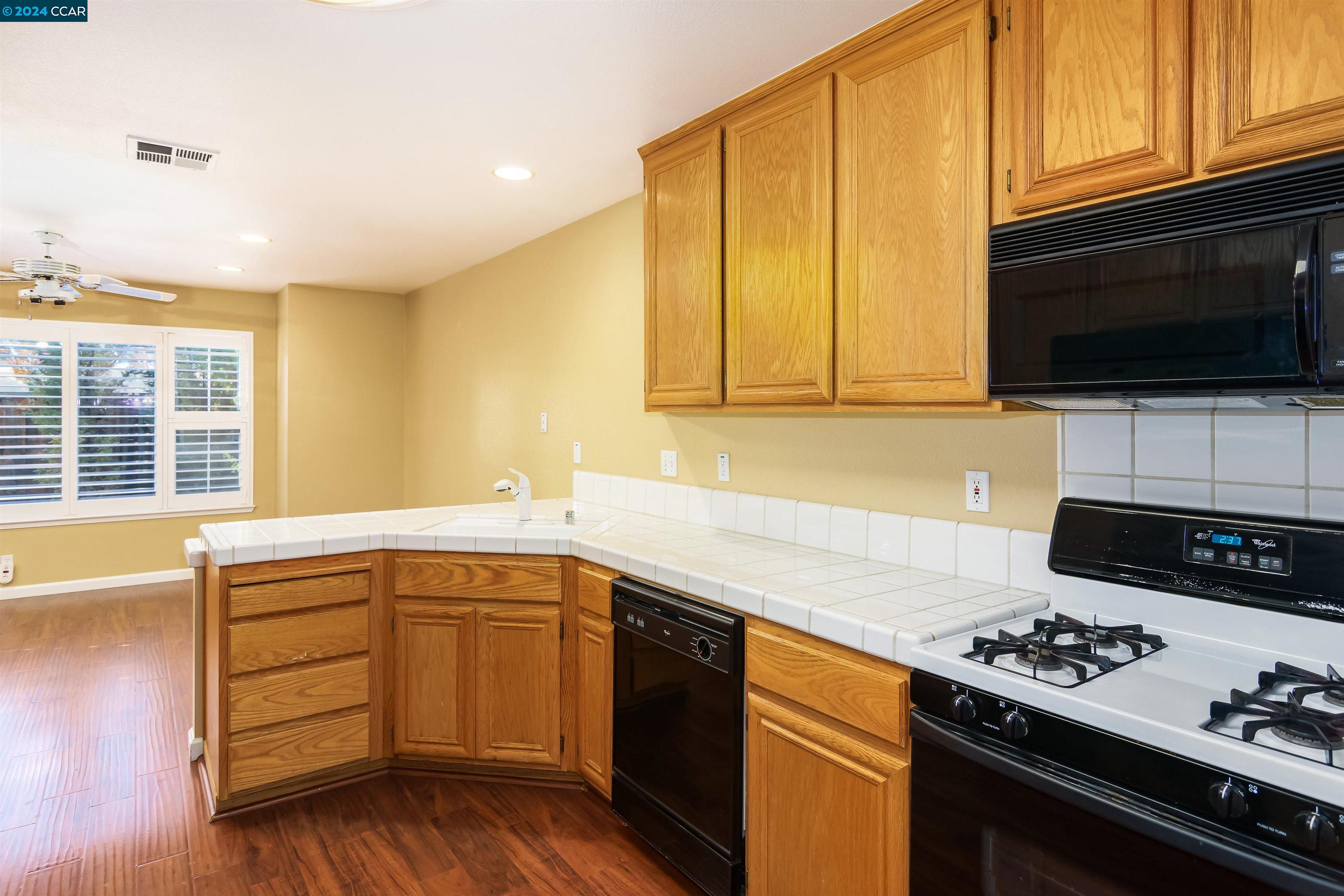 135 Coralflower Ln