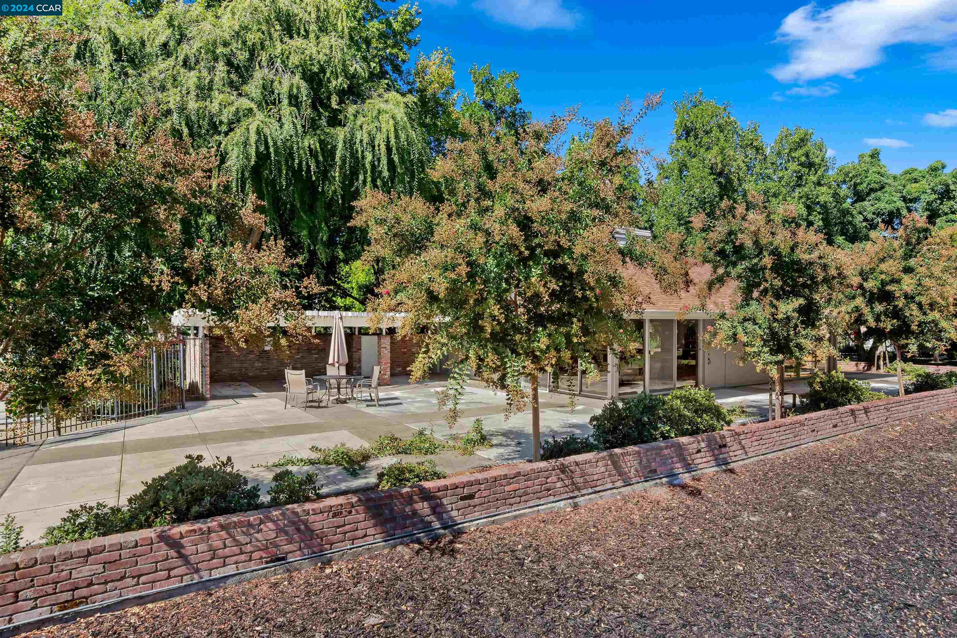 492 Sycamore Cir