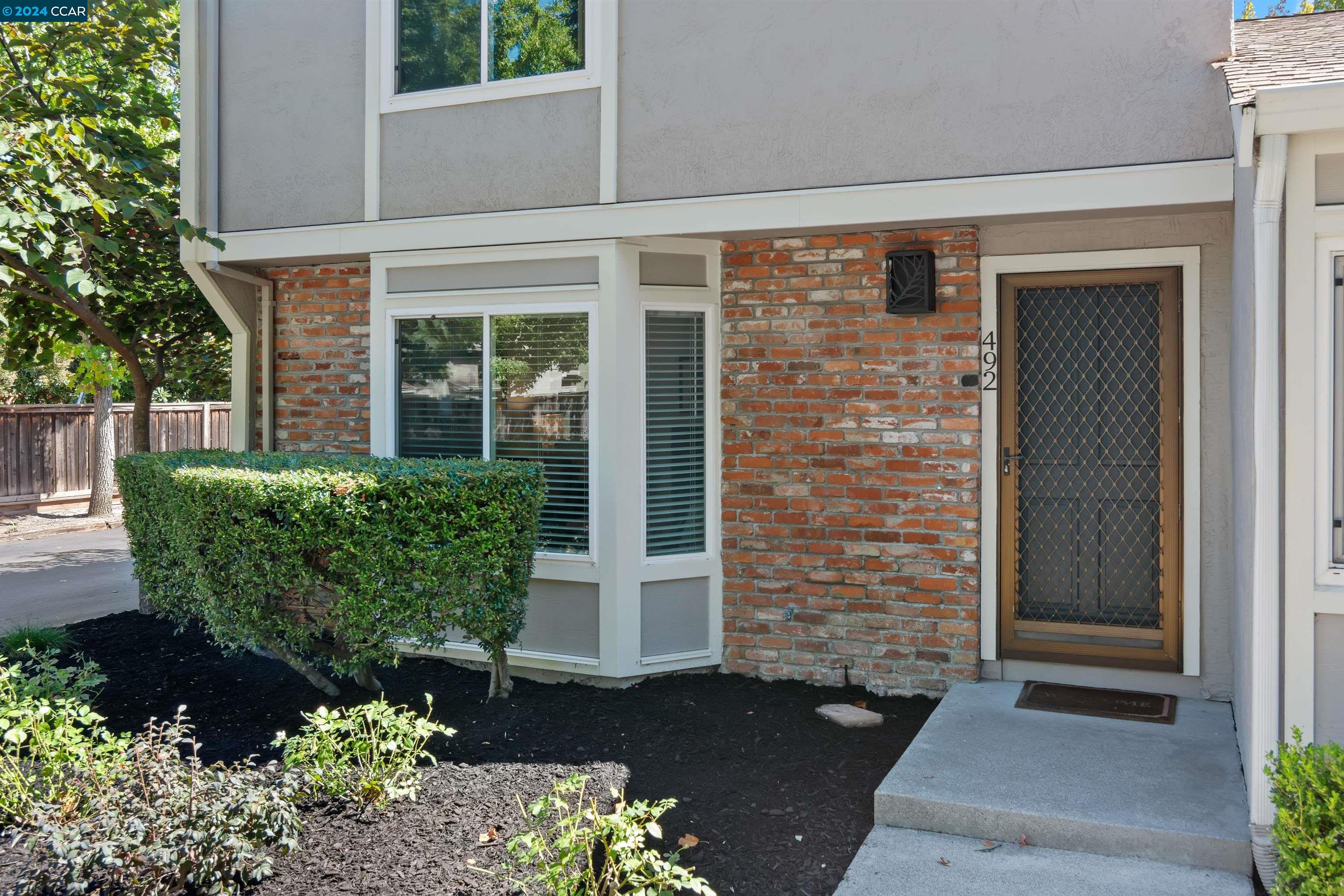 492 Sycamore Cir