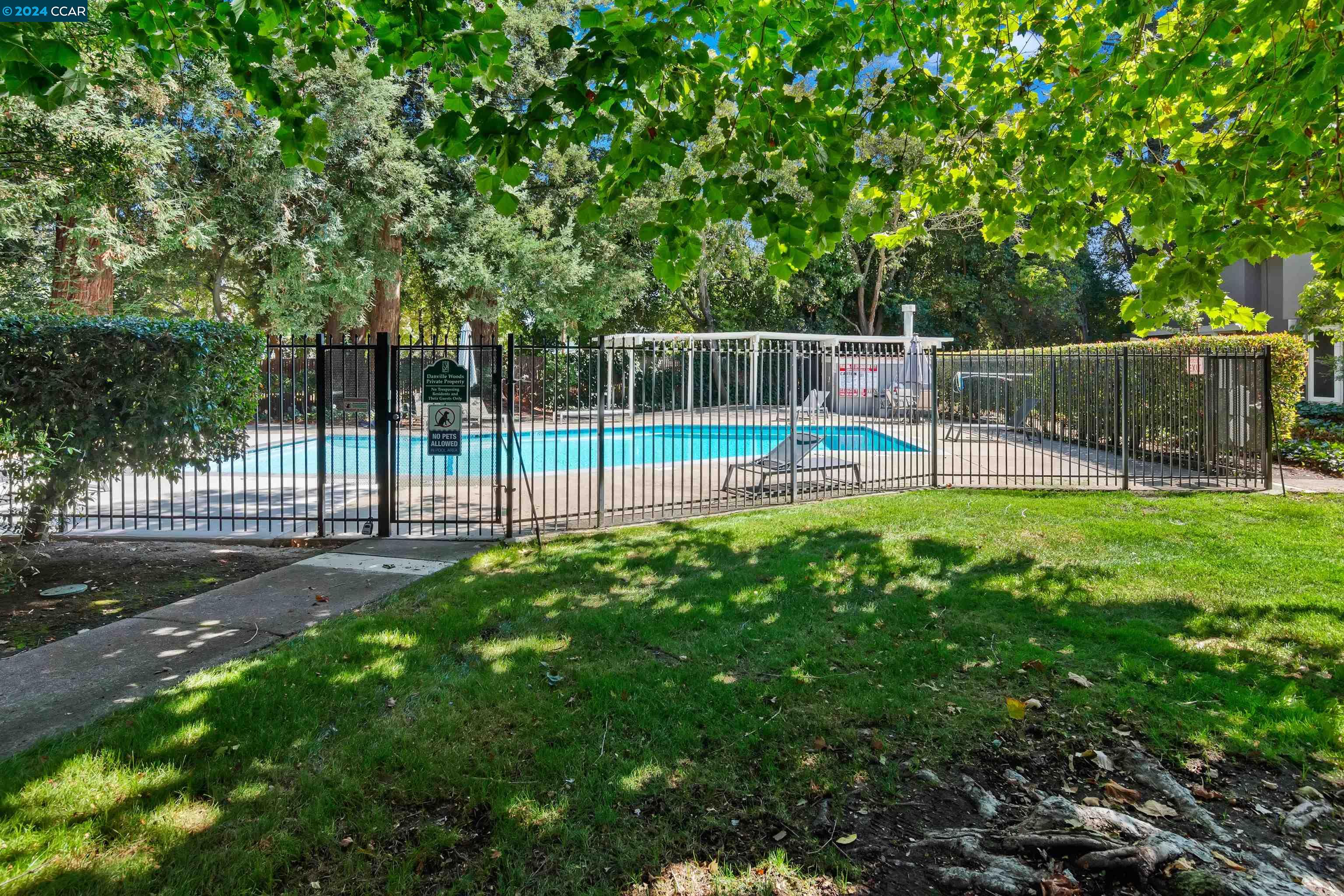 492 Sycamore Cir