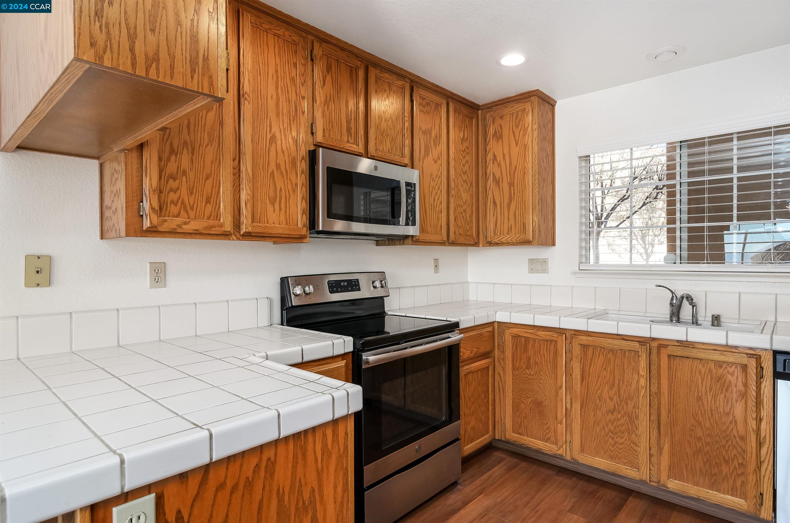 4392 Conejo Dr