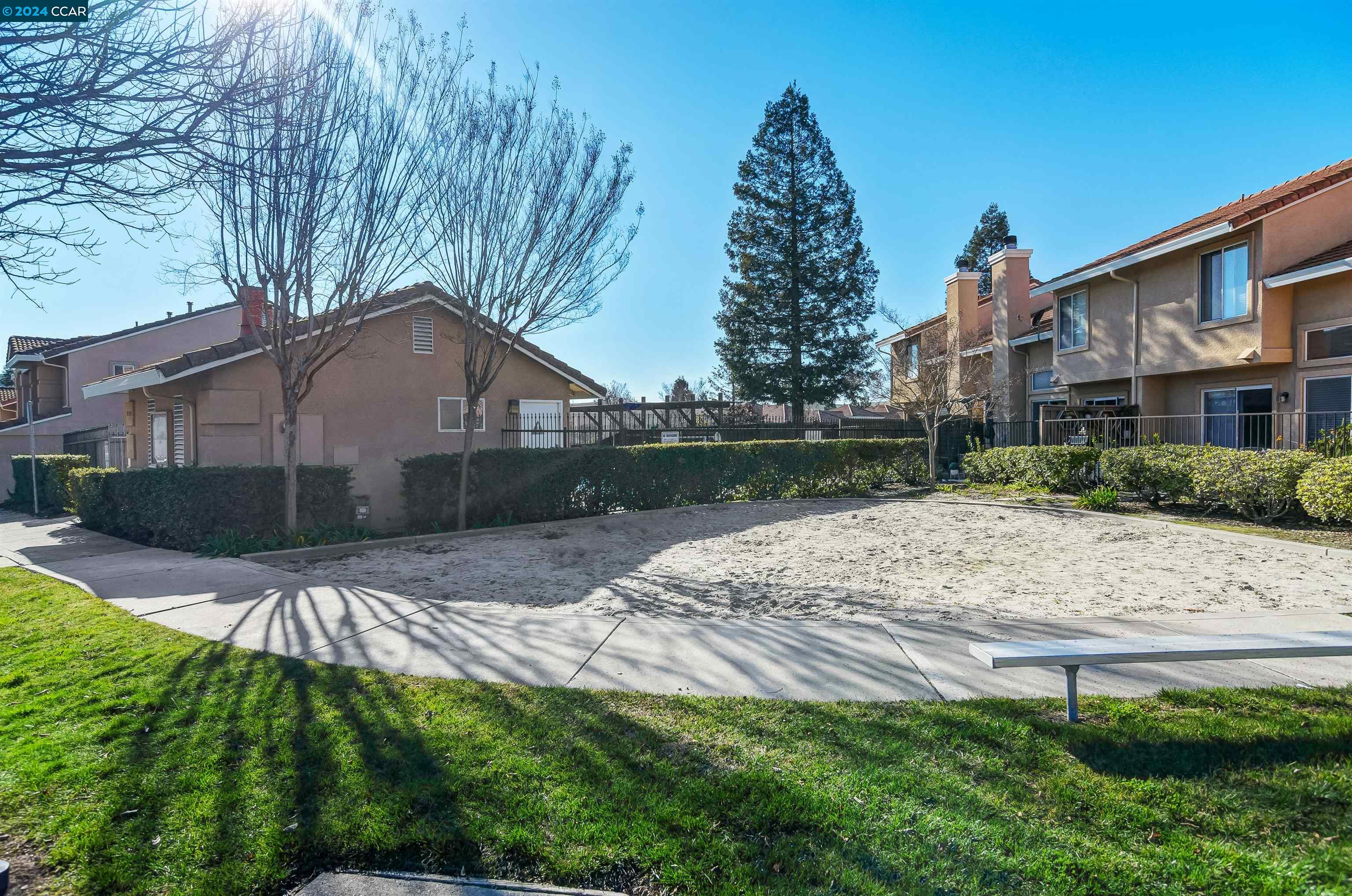 4392 Conejo Dr