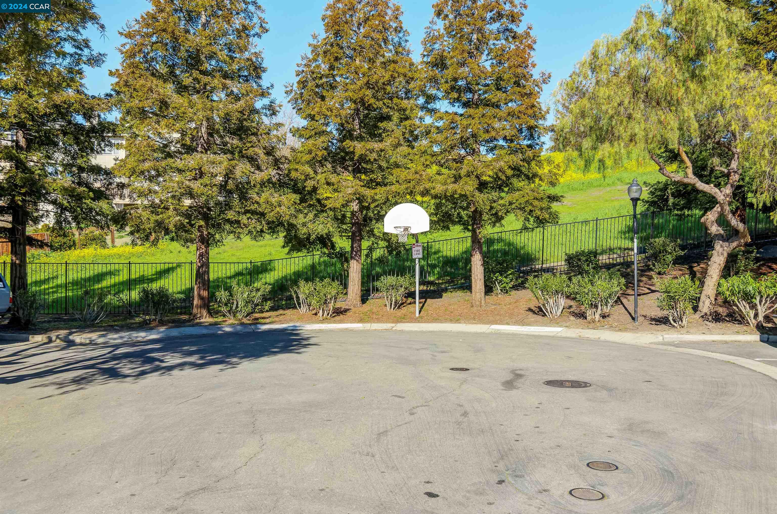4392 Conejo Dr