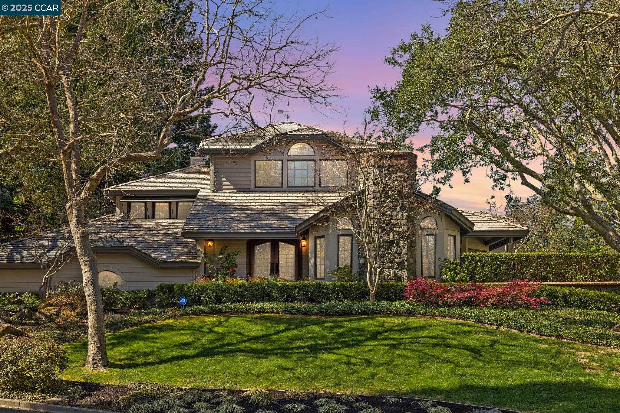 2 Blackhawk Club Ct