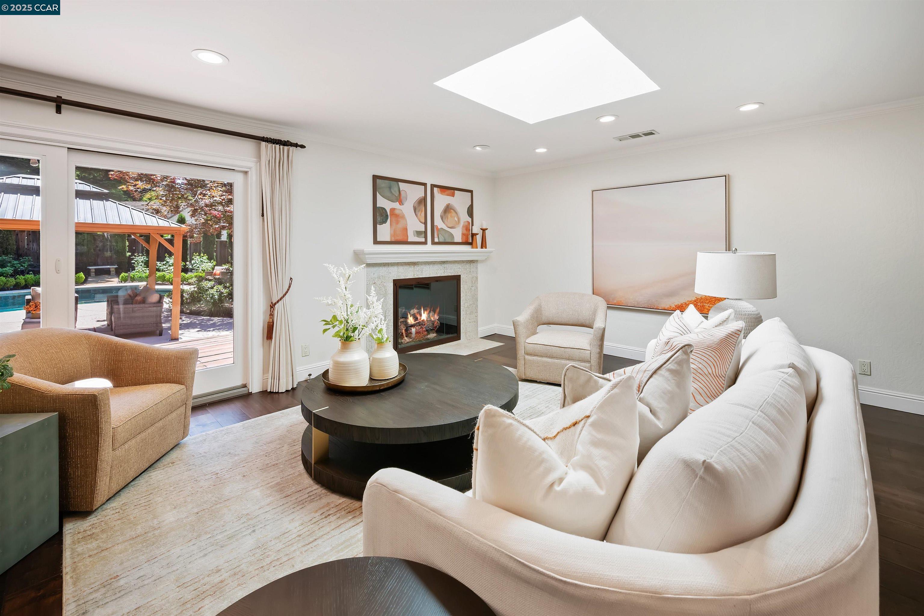 2142 Deer Oak Way