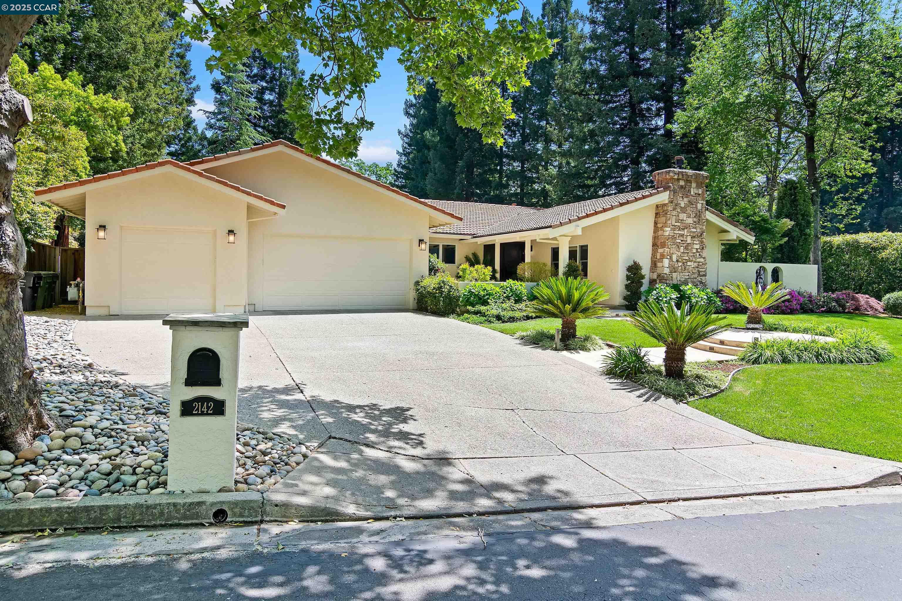 2142 Deer Oak Way