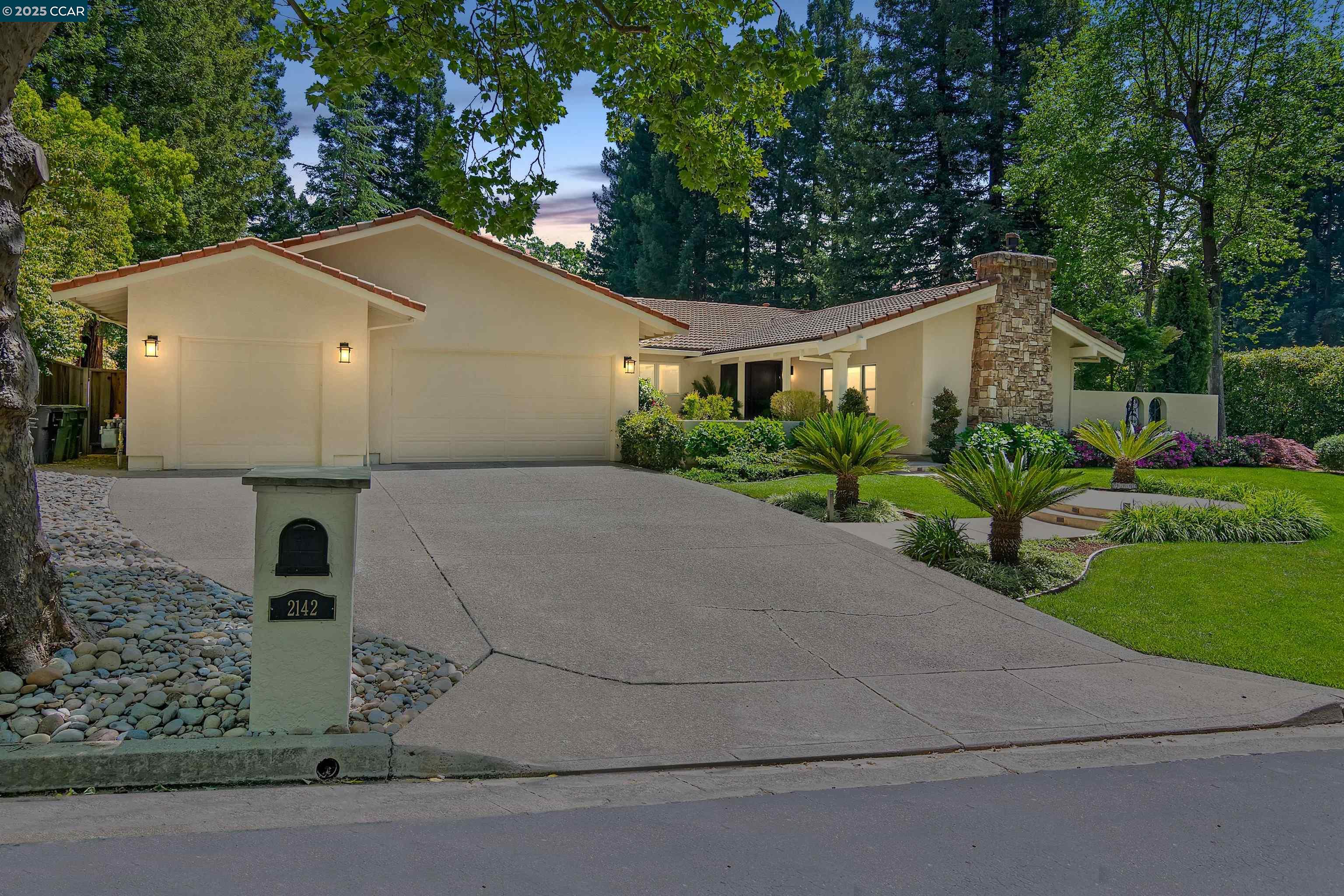 2142 Deer Oak Way