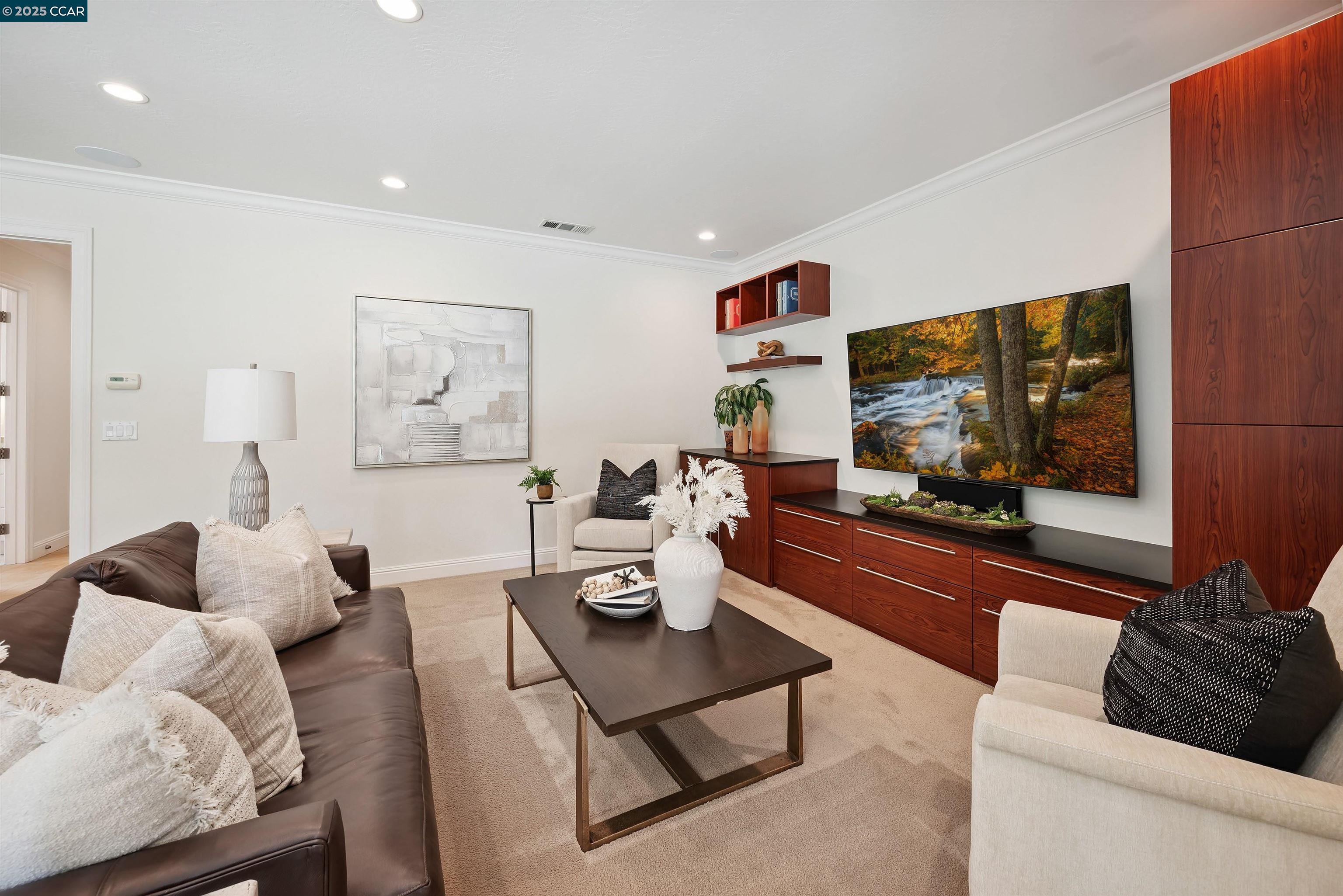 2142 Deer Oak Way