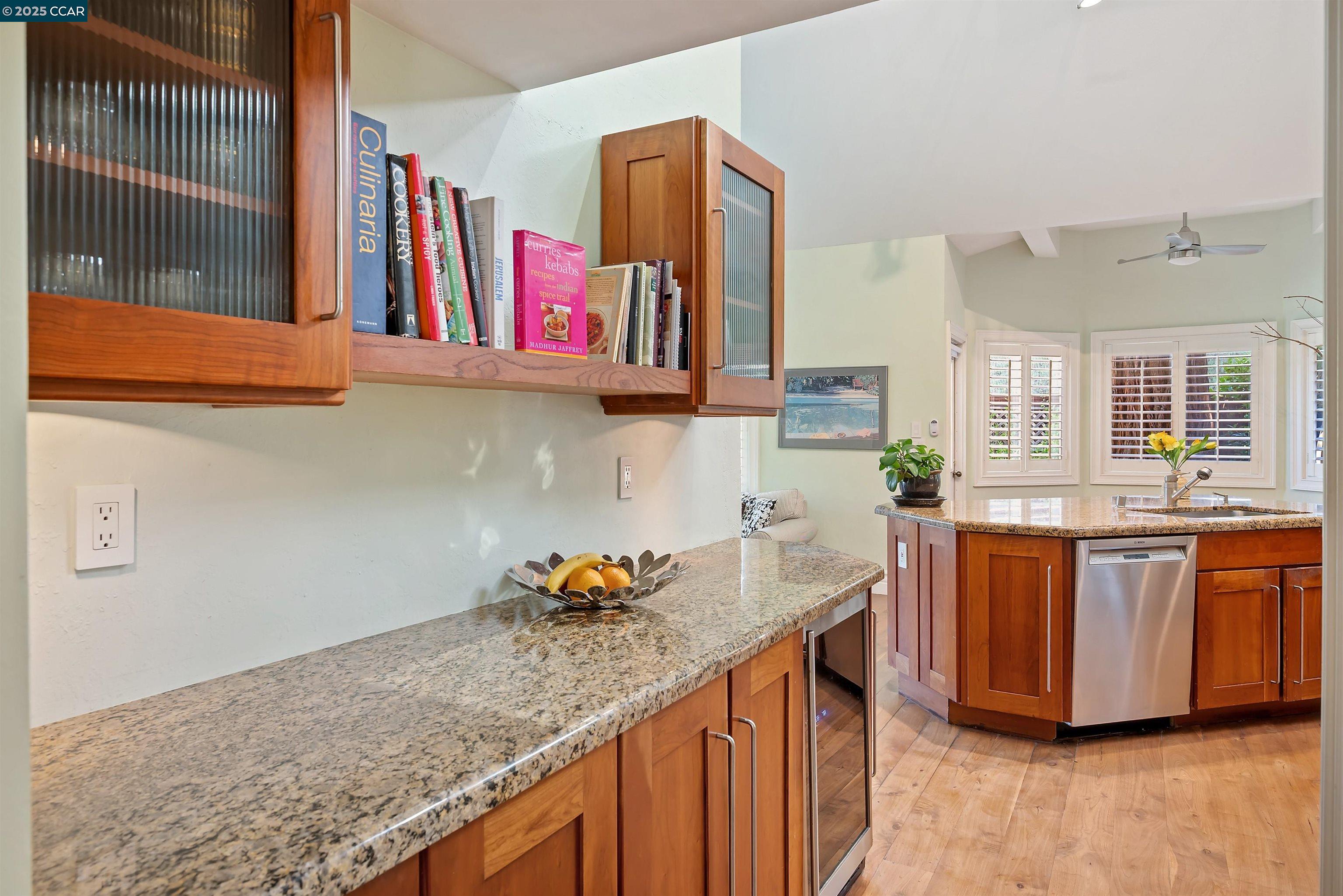 951 Redwood Dr