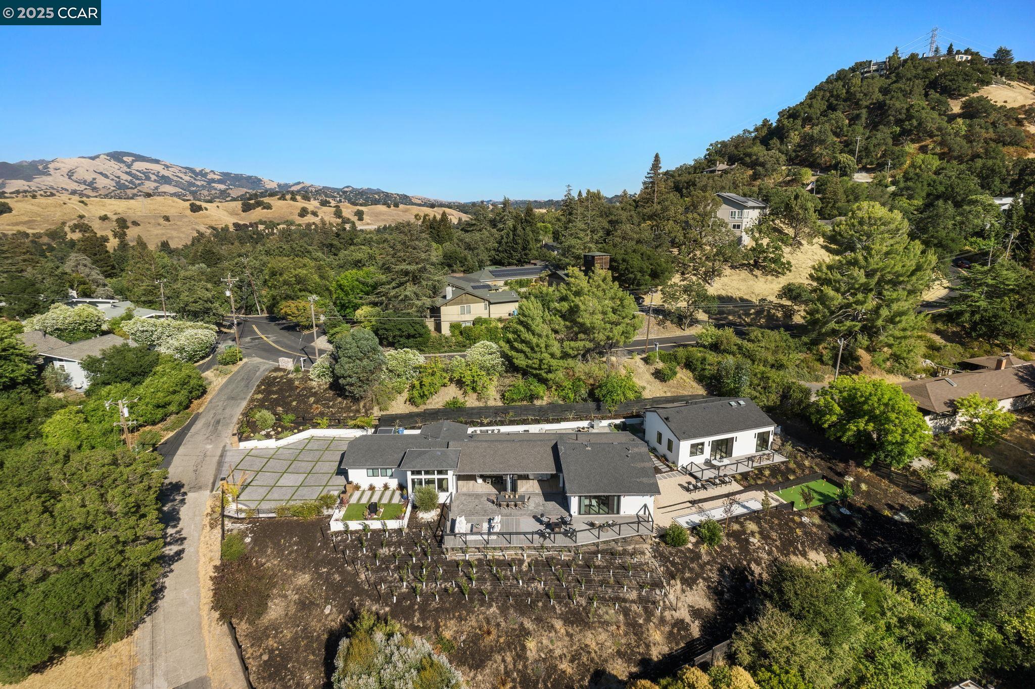 128 Castle Crest Rd