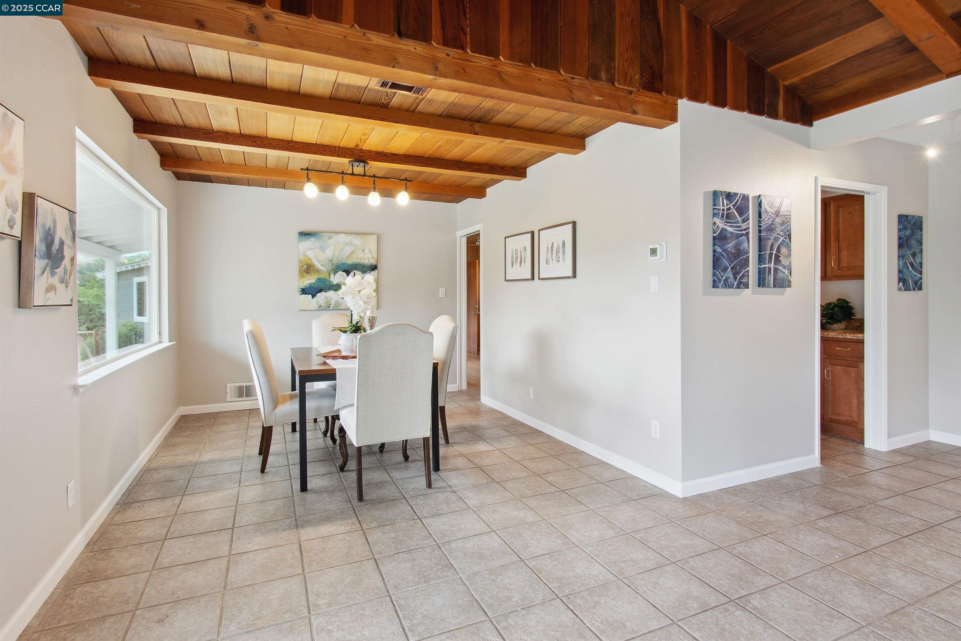 1810 Meadow Lane