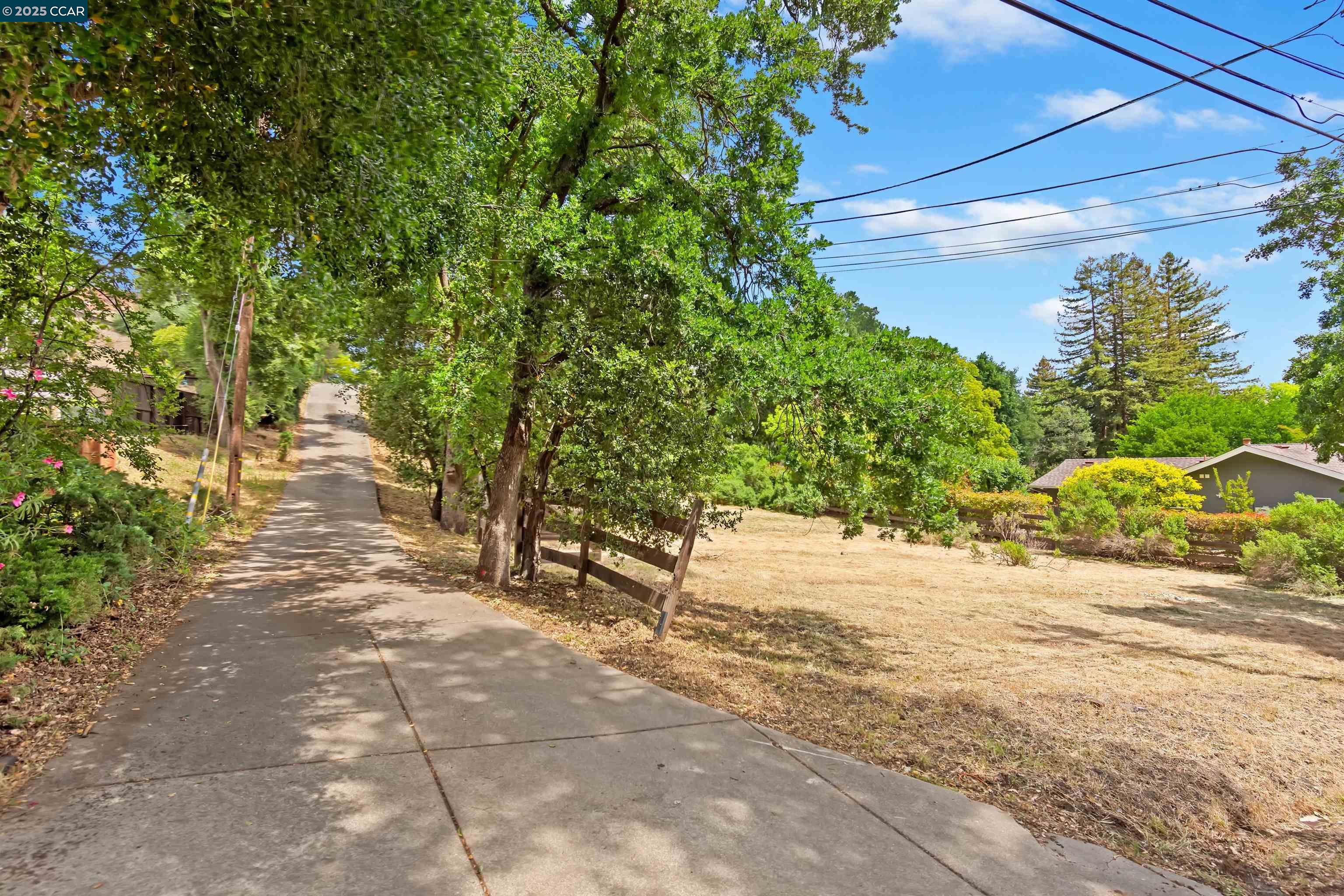 1810 Meadow Lane