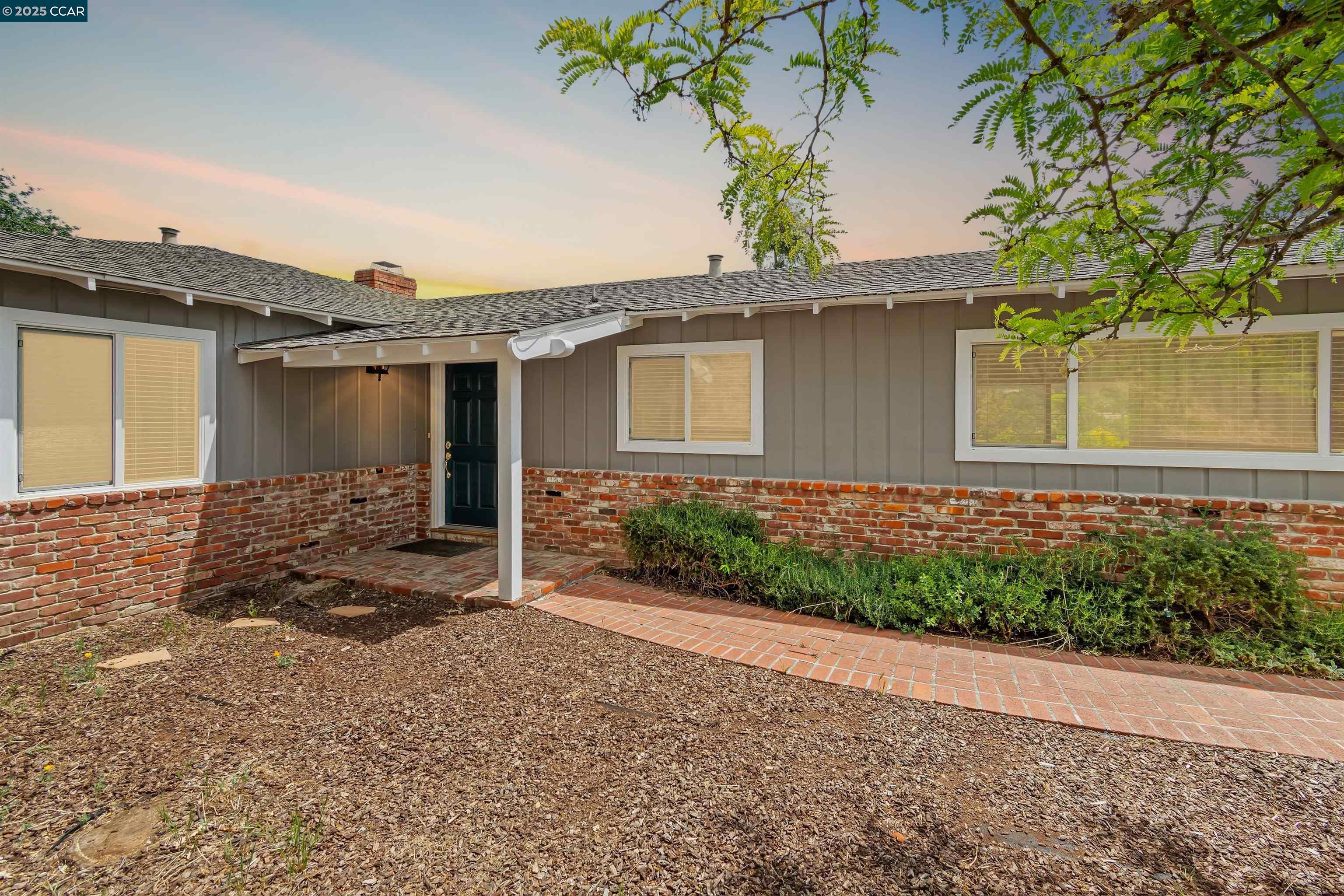 1810 Meadow Lane