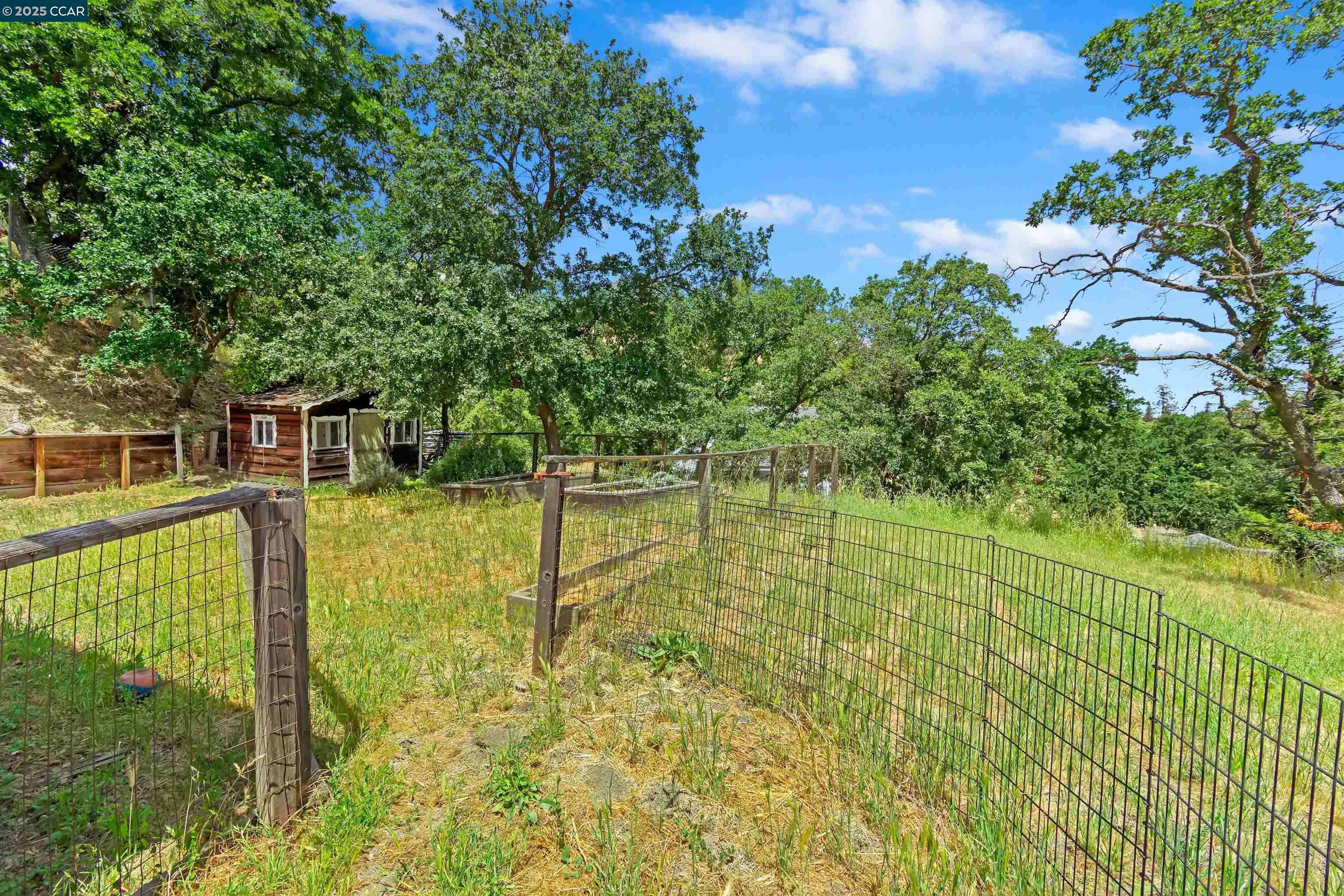 1810 Meadow Lane