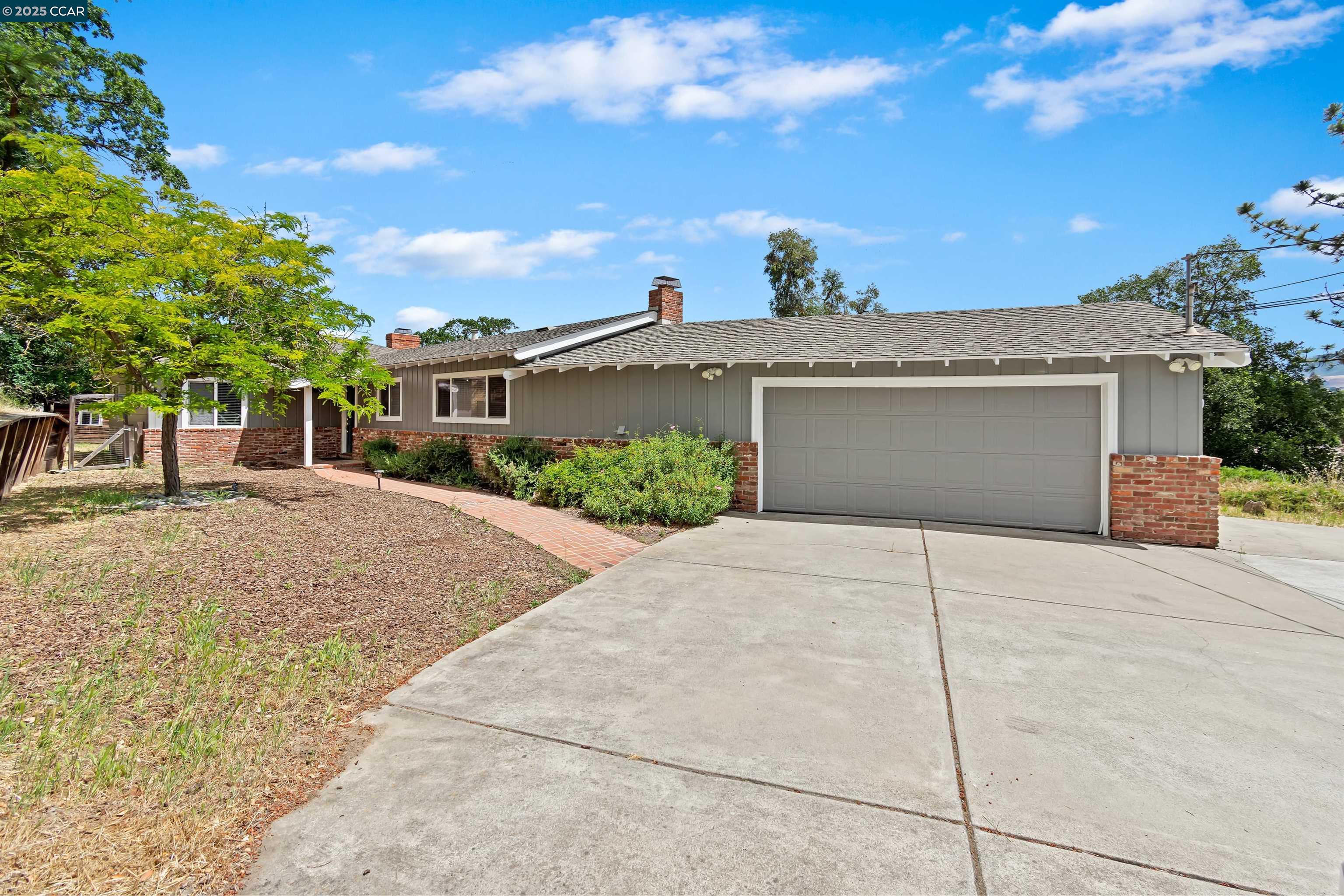 1810 Meadow Lane