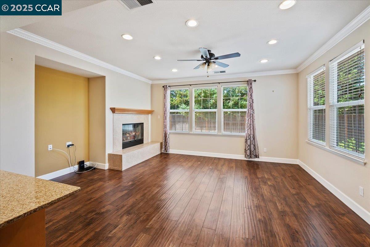 2901 Embleton Ln