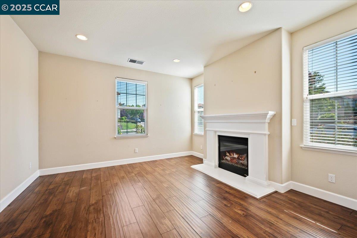 2901 Embleton Ln