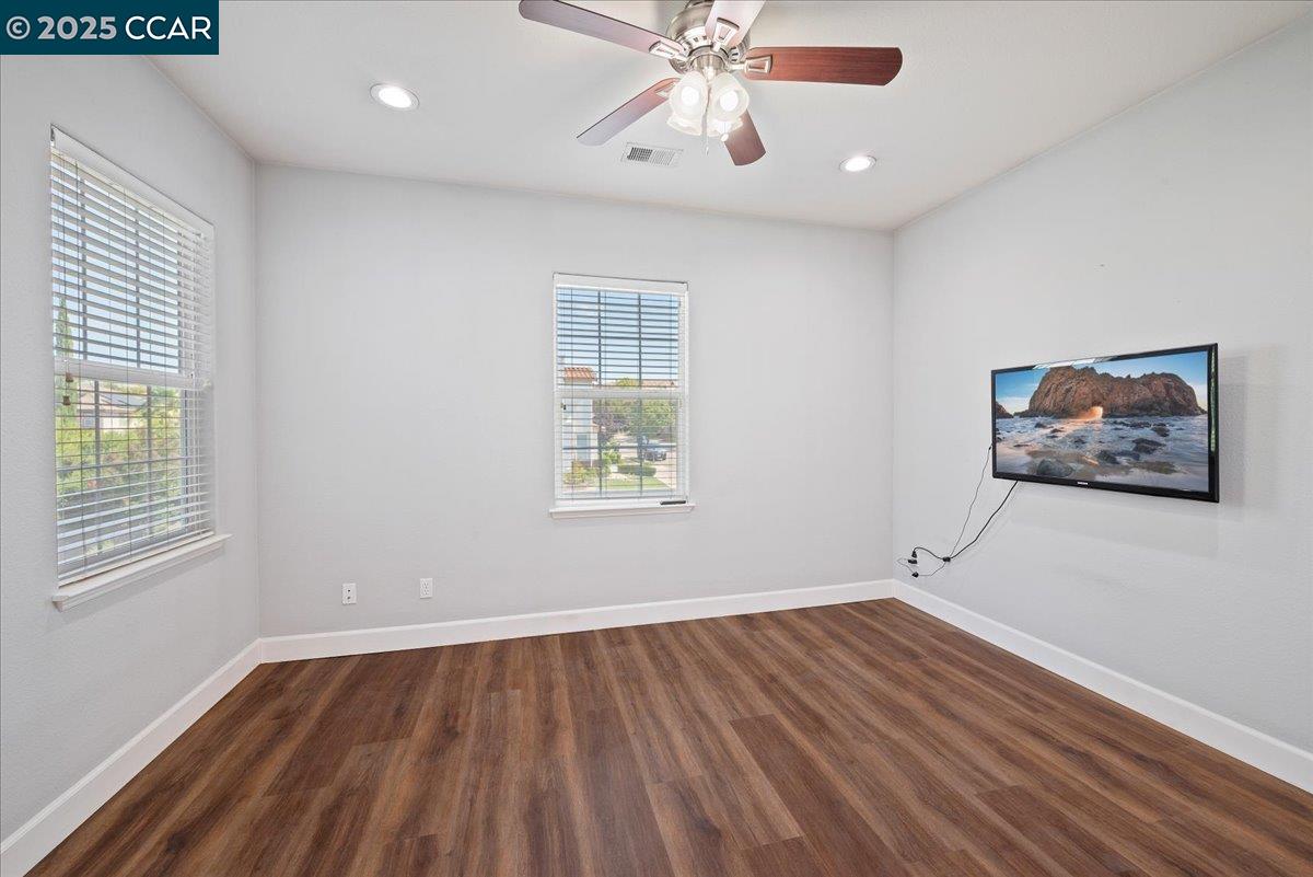 2901 Embleton Ln