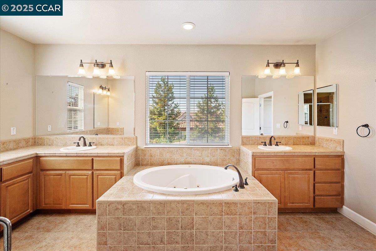 2901 Embleton Ln