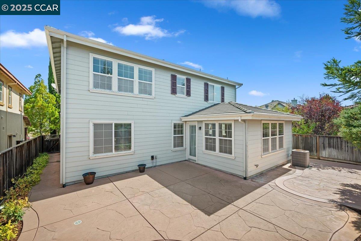 2901 Embleton Ln