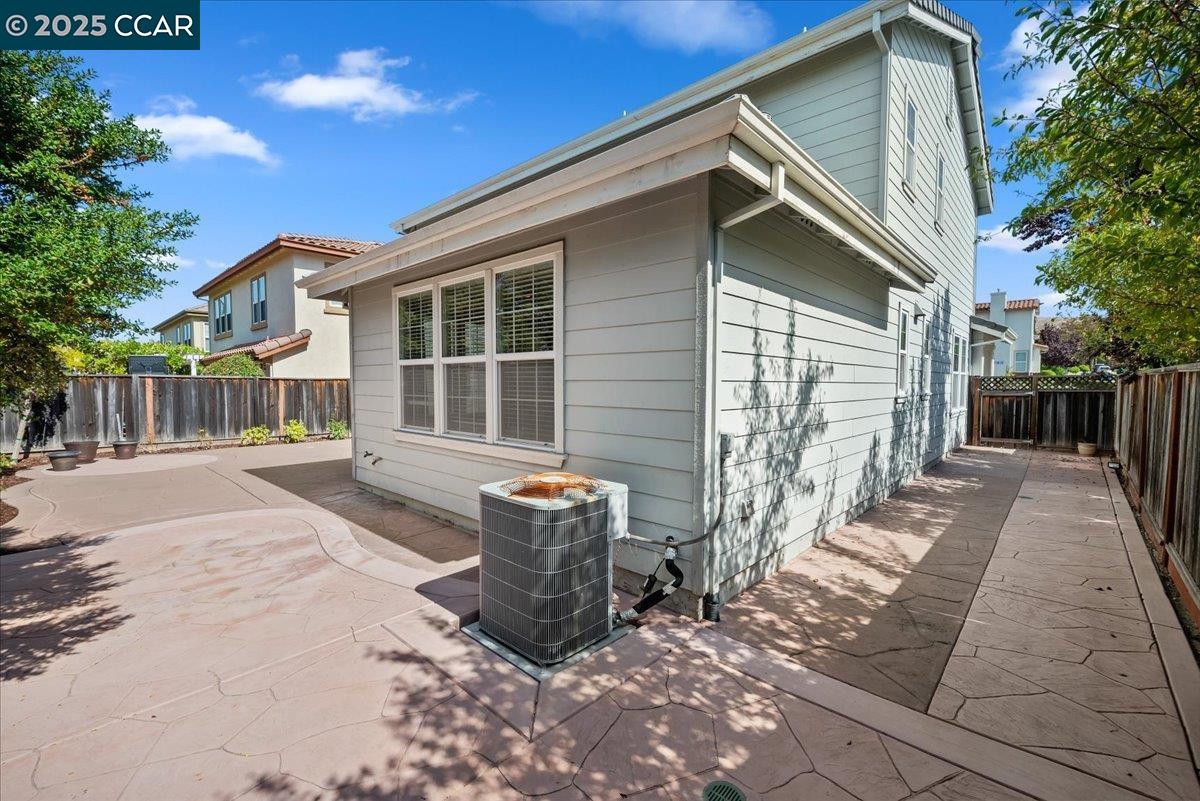 2901 Embleton Ln