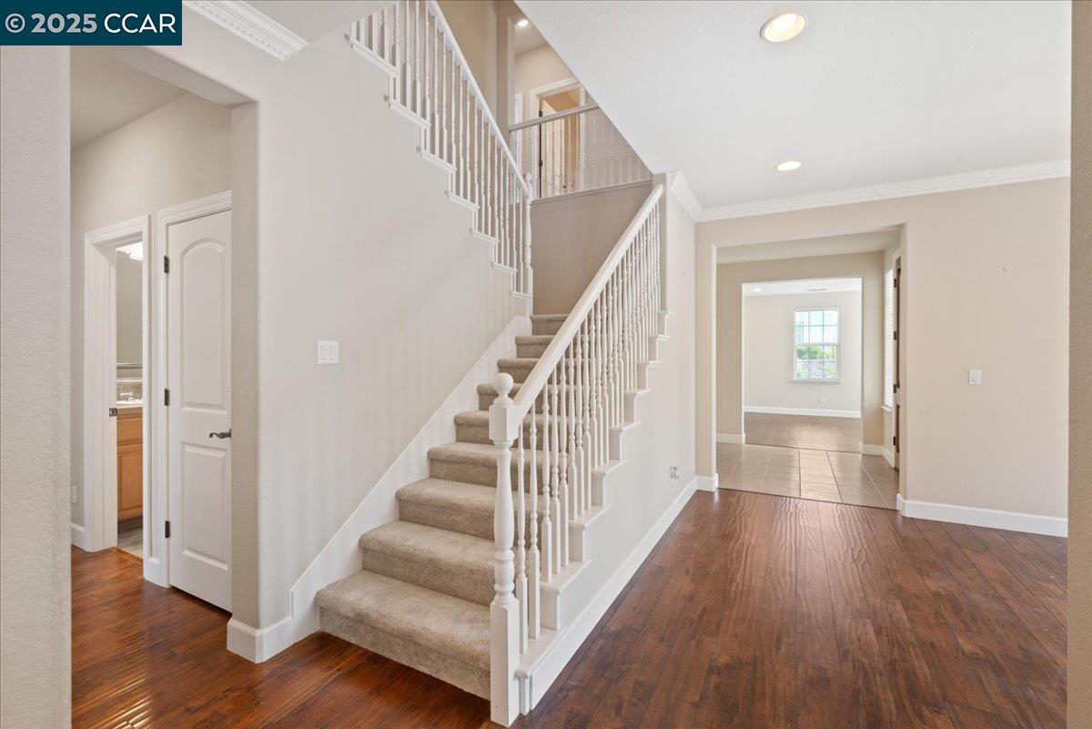 2901 Embleton Ln