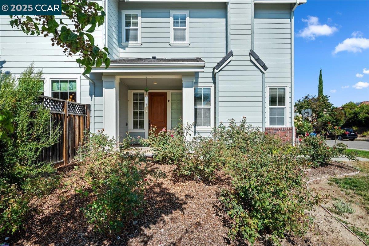 2901 Embleton Ln