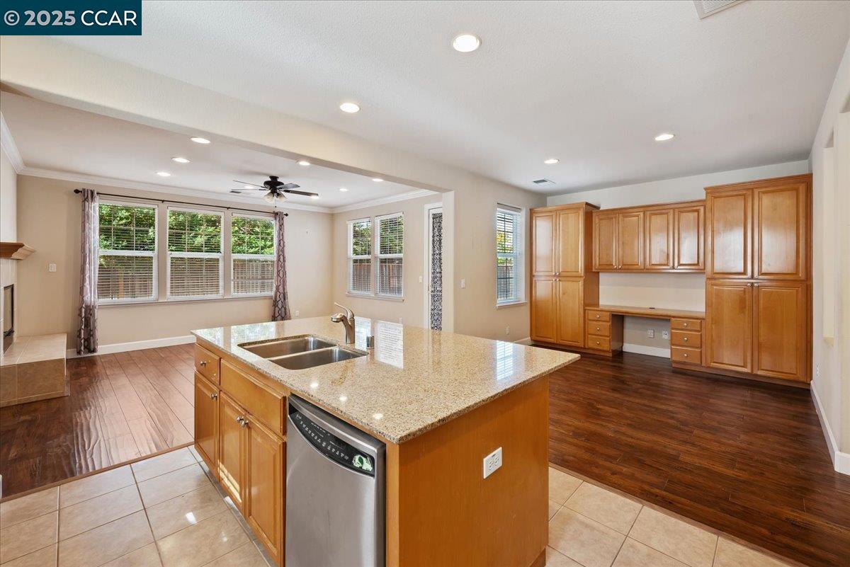 2901 Embleton Ln