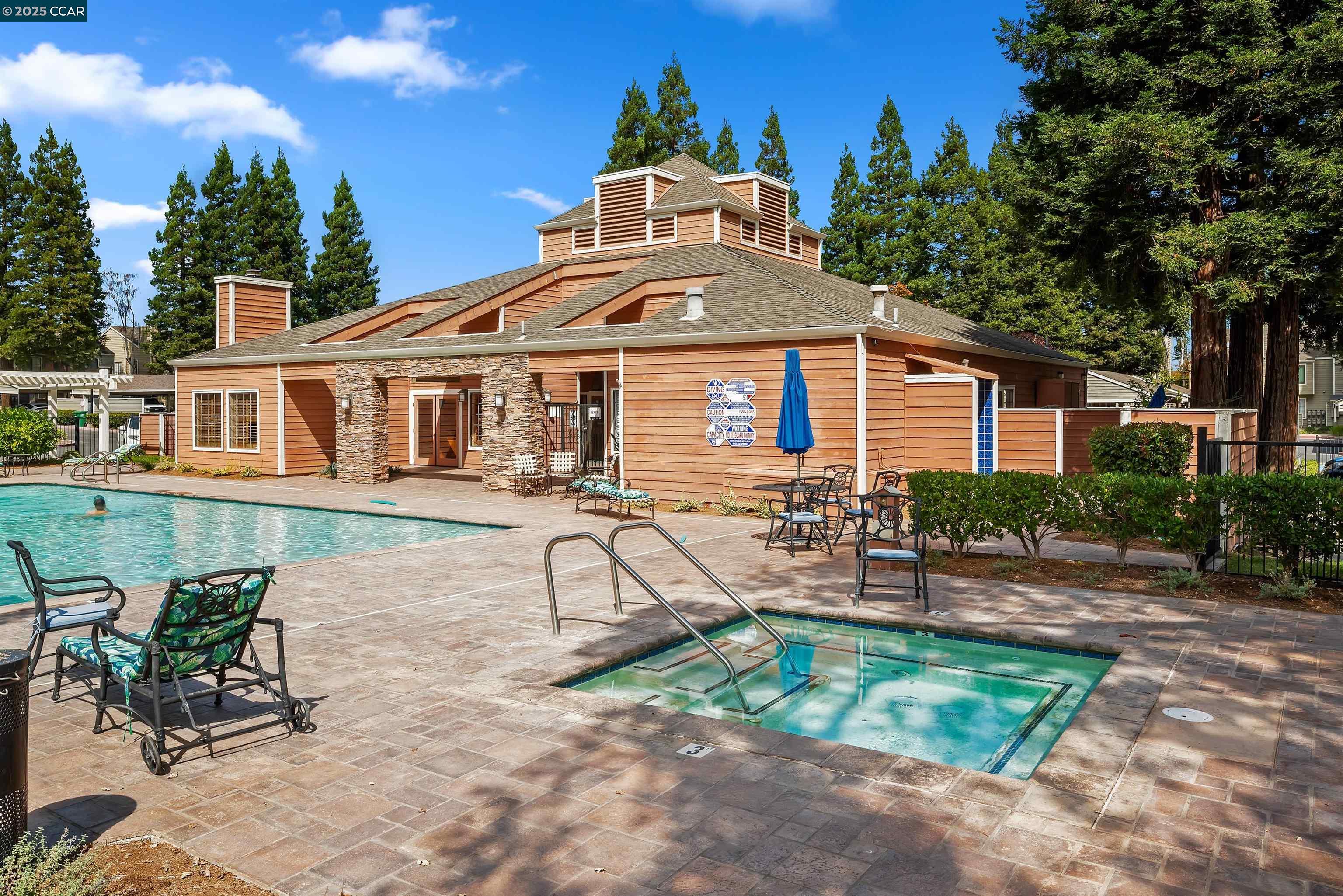 332 Eastridge Dr