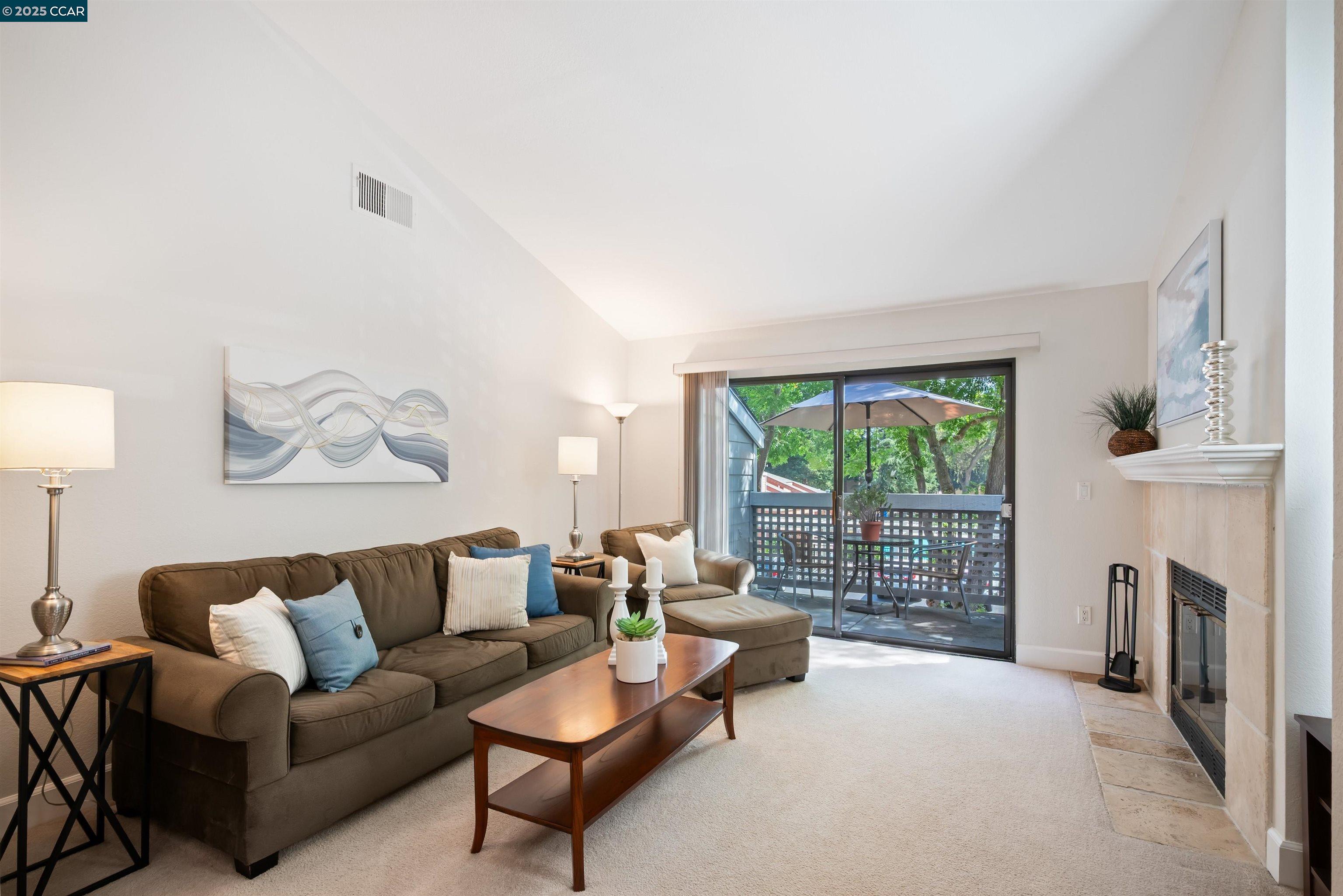 332 Eastridge Dr