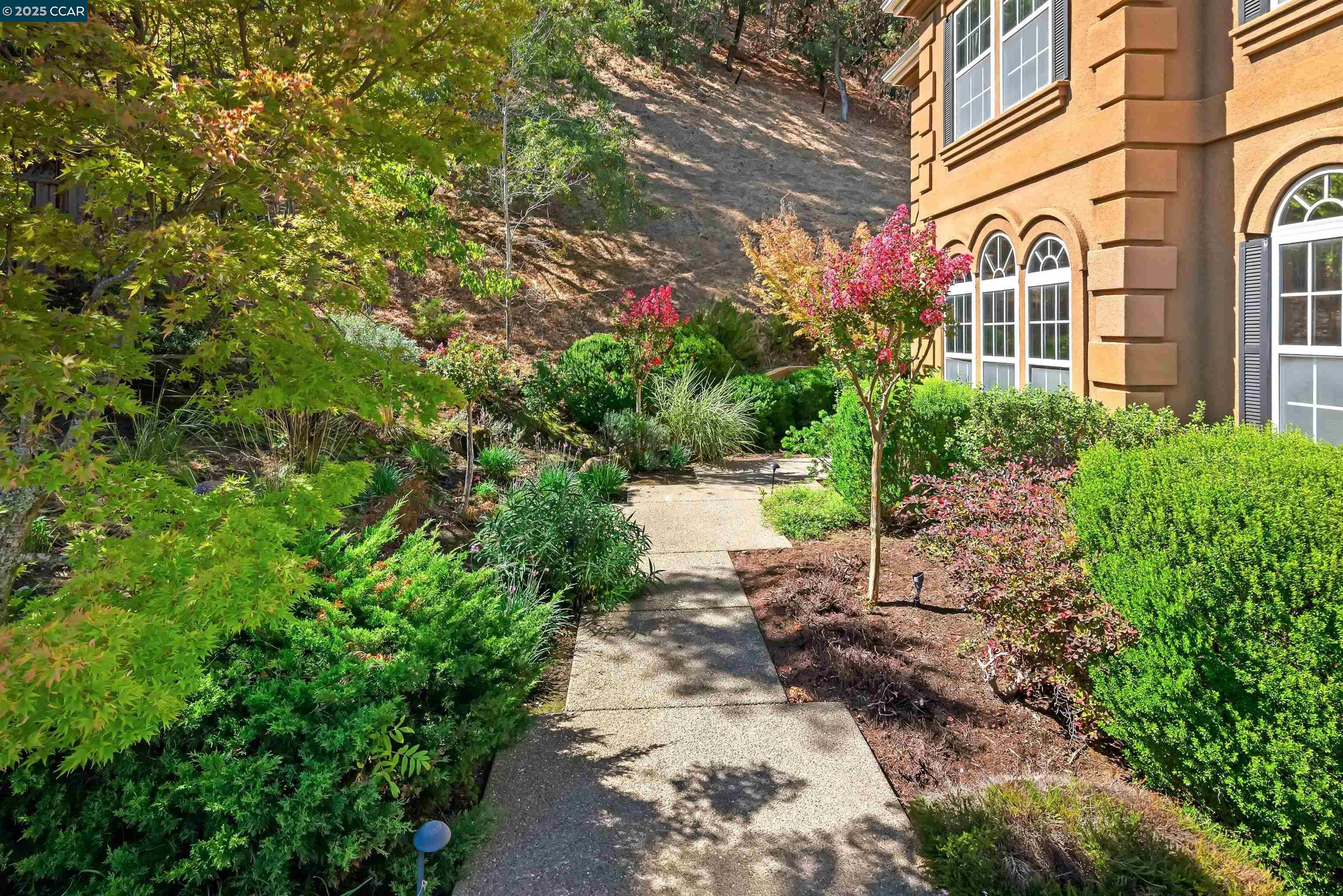 20 Oak Crest Lane