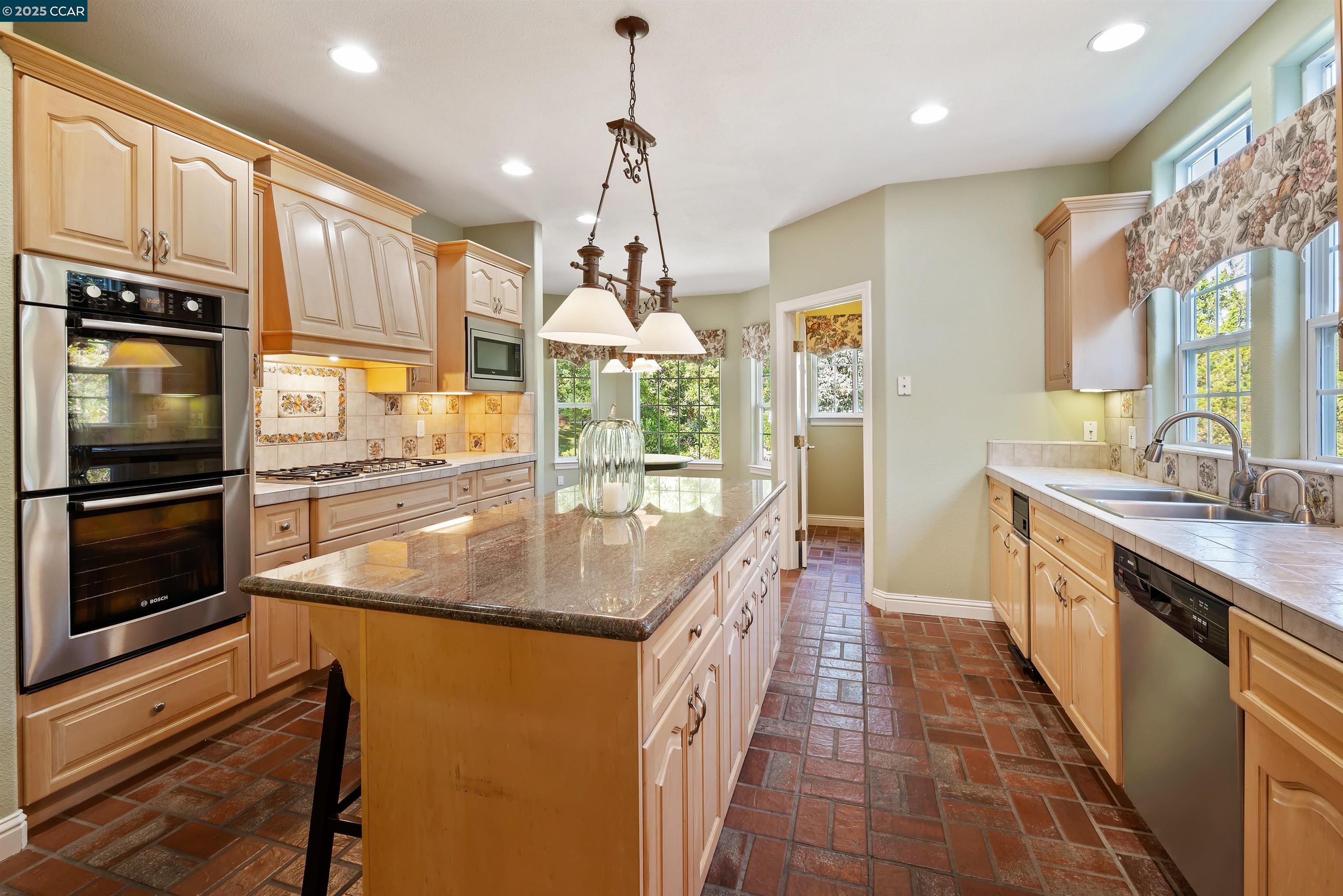 20 Oak Crest Lane