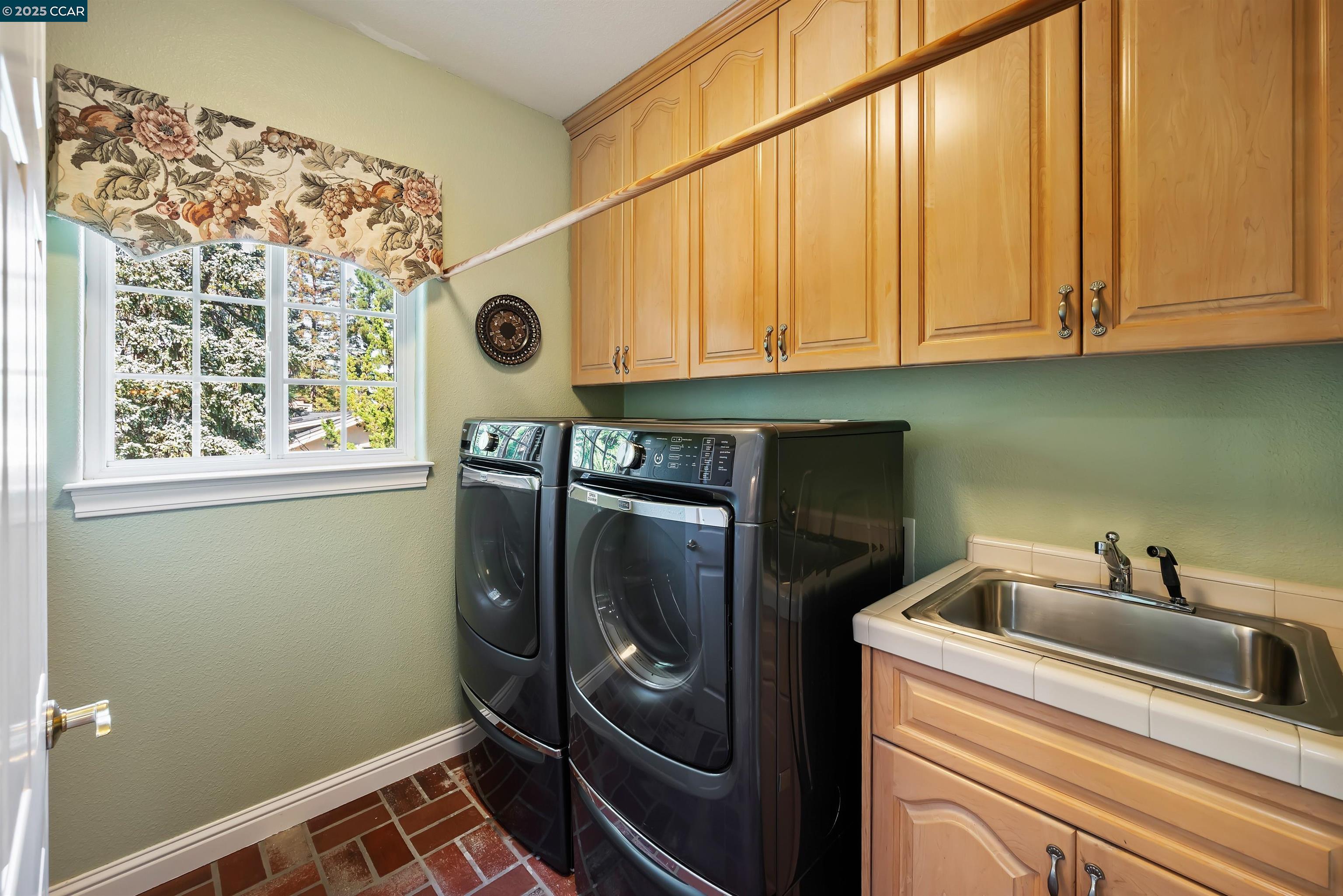 20 Oak Crest Lane