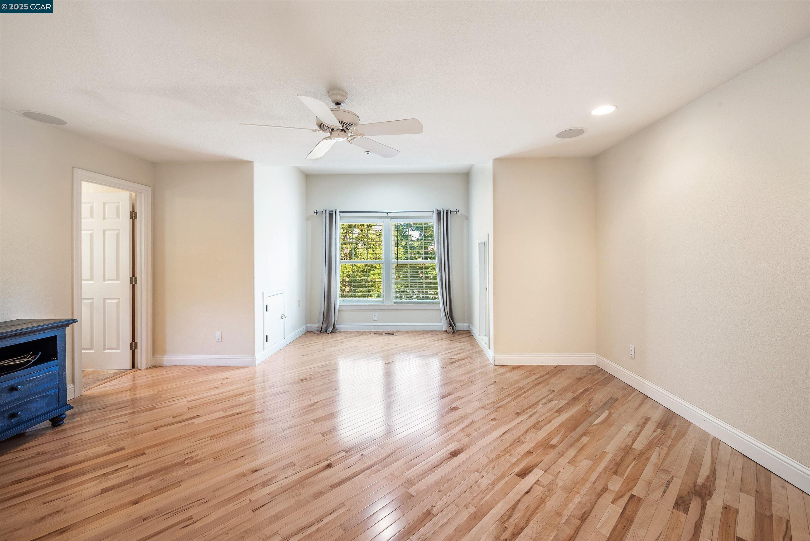 20 Oak Crest Lane