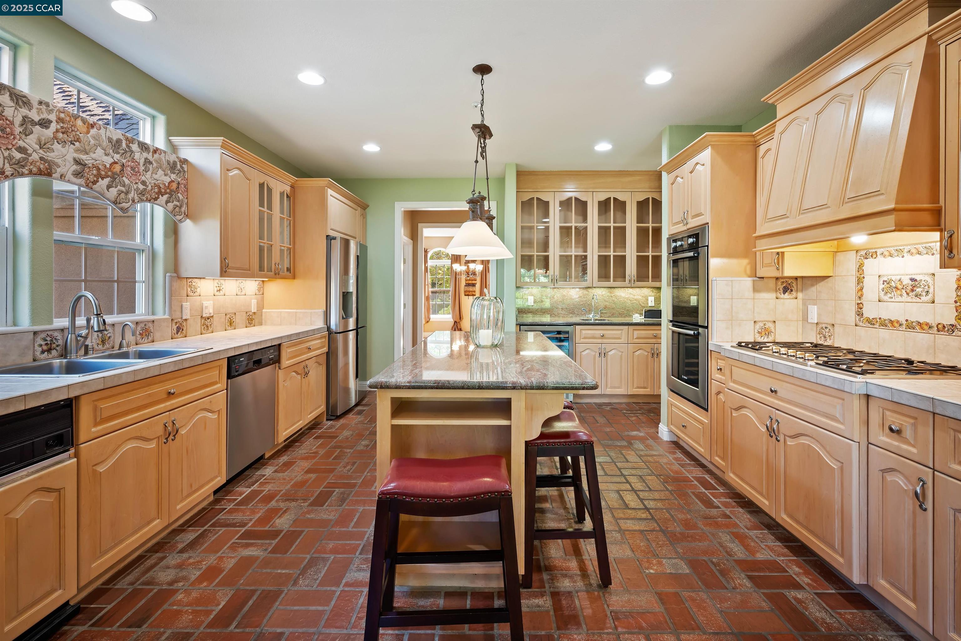 20 Oak Crest Lane