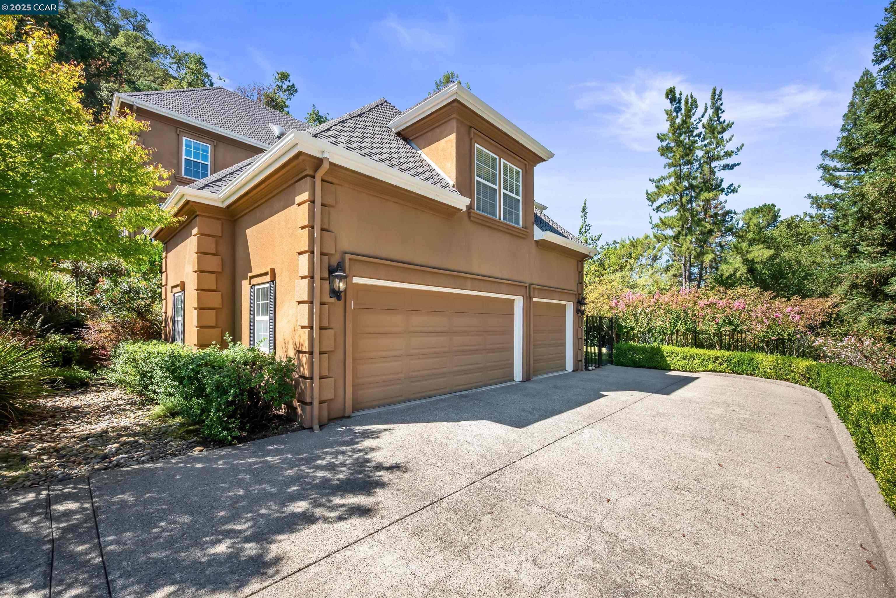 20 Oak Crest Lane