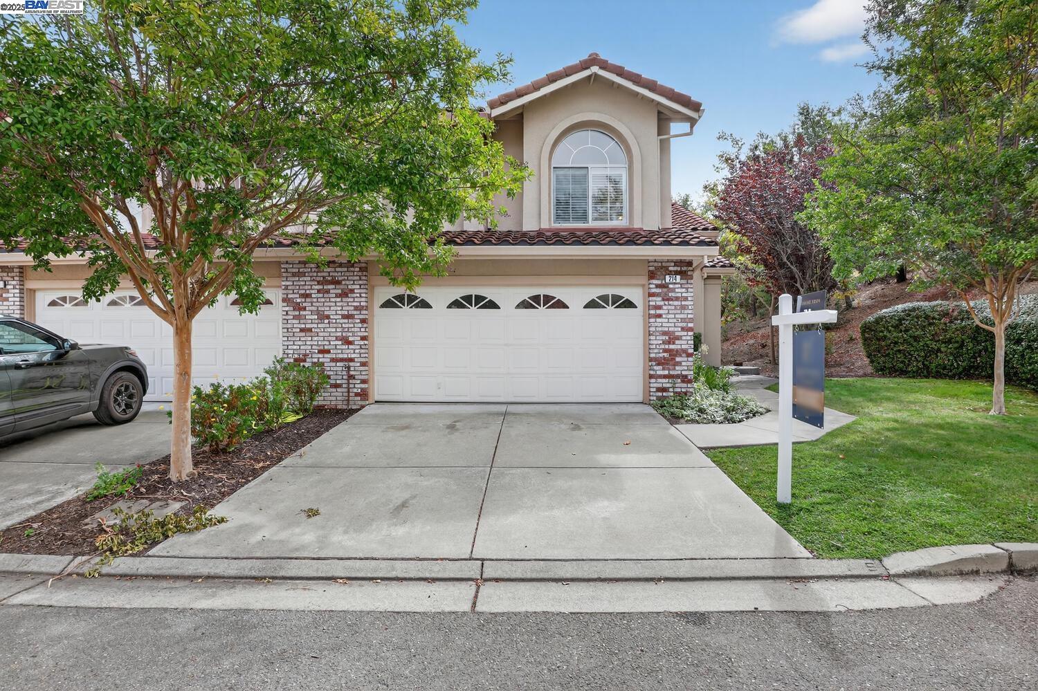 214 Bellflower Dr