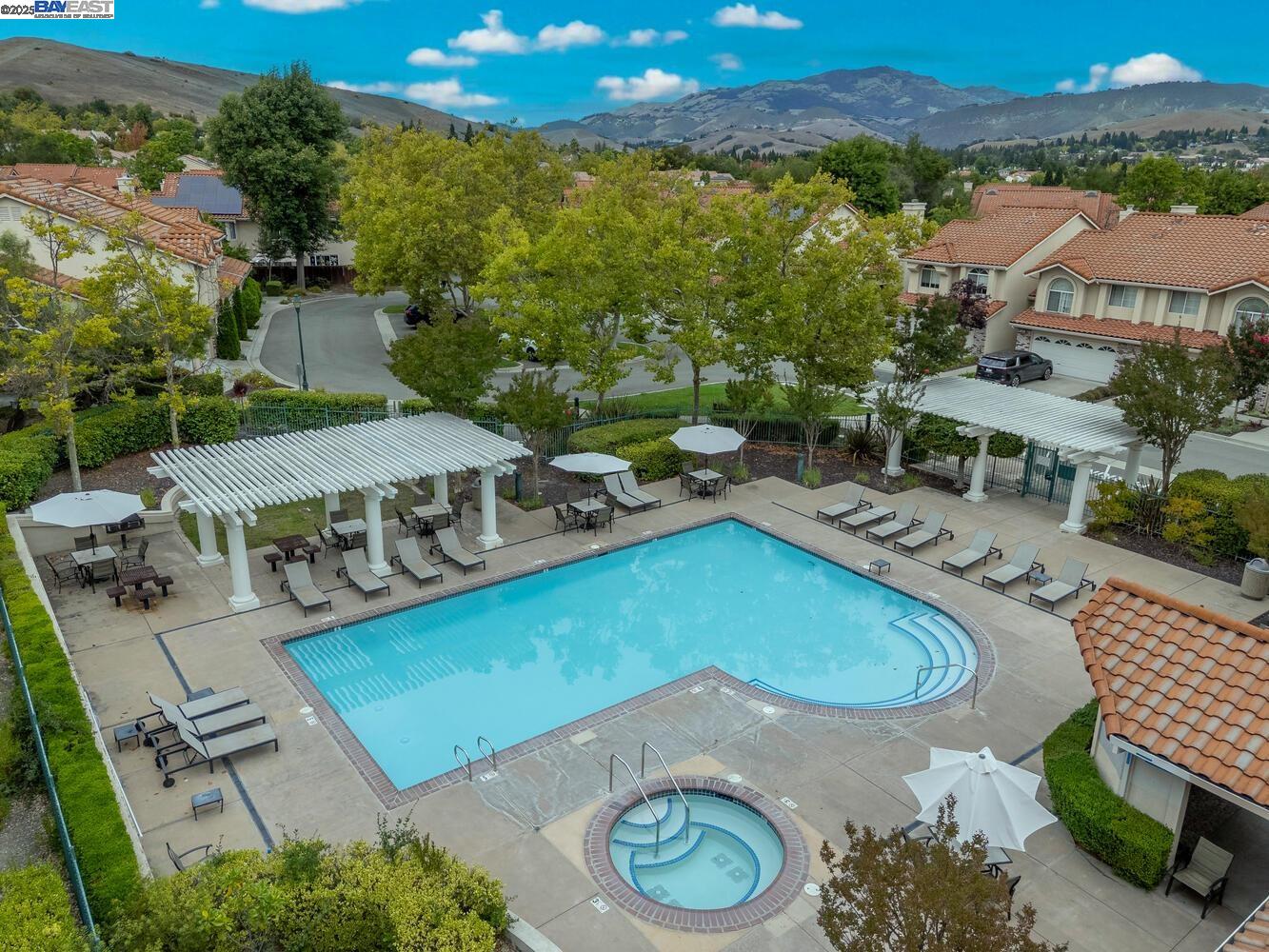 214 Bellflower Dr