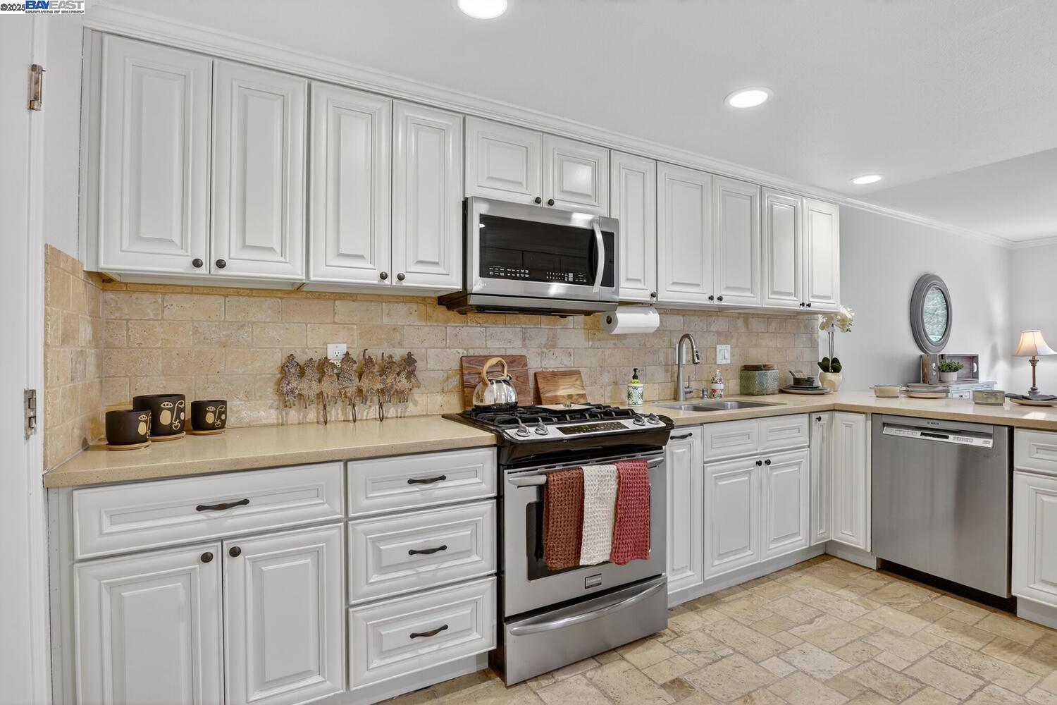 214 Bellflower Dr