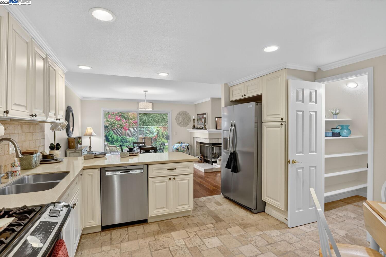 214 Bellflower Dr