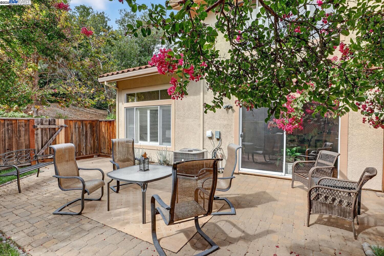214 Bellflower Dr