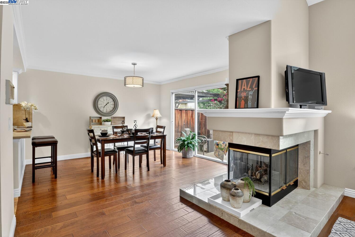 214 Bellflower Dr