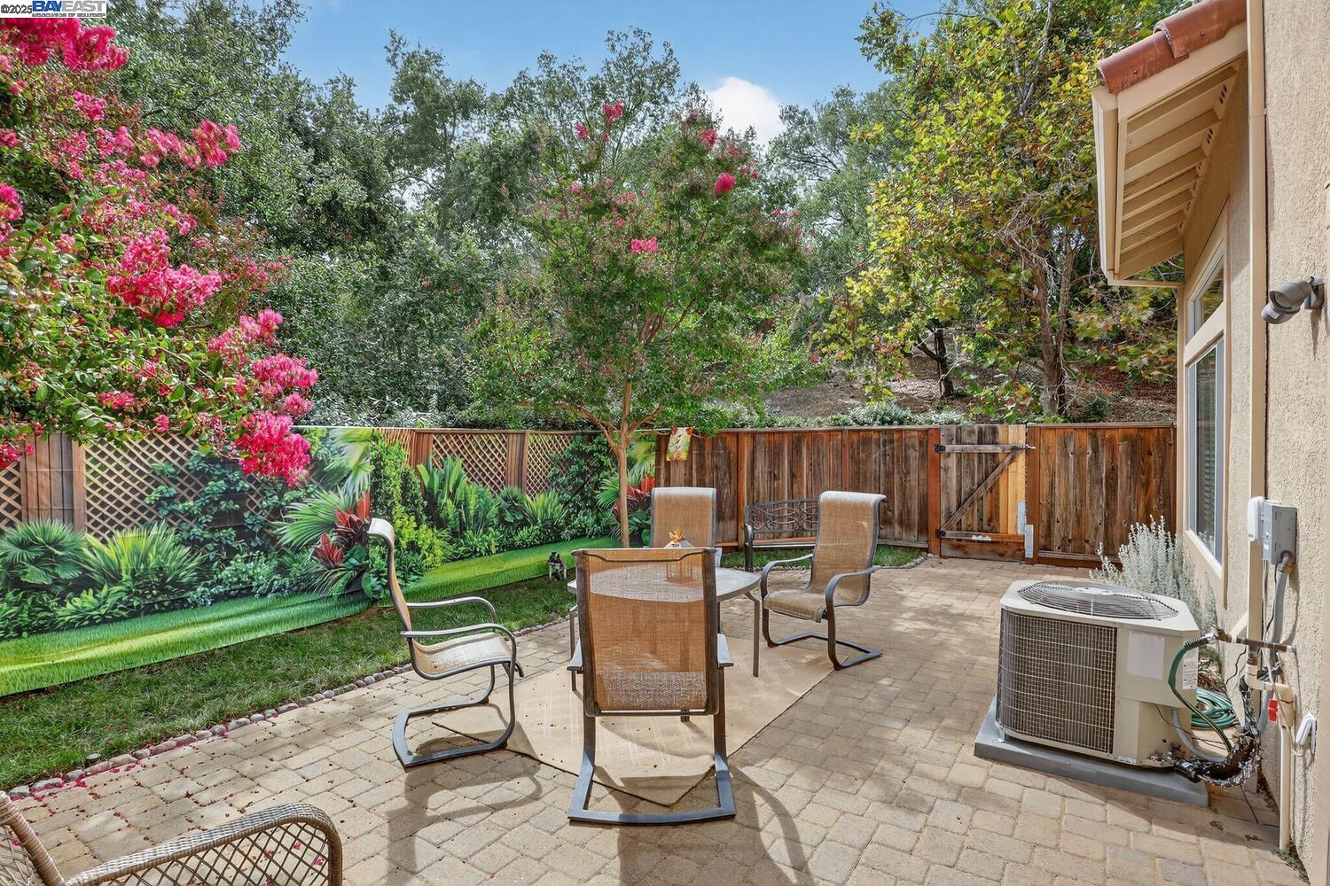 214 Bellflower Dr