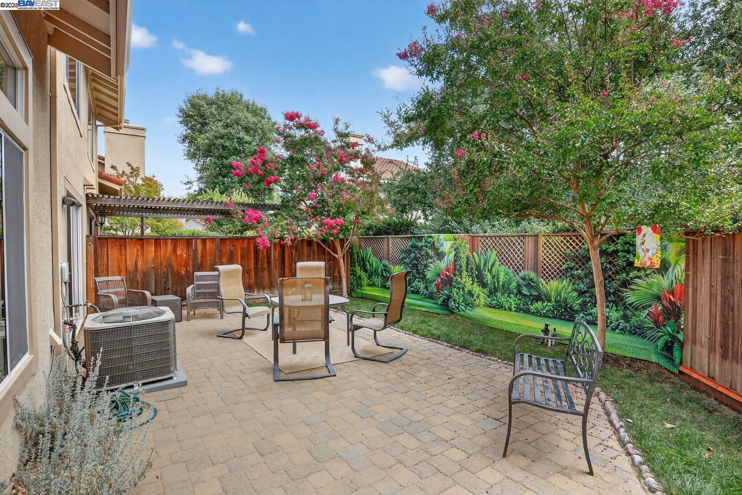214 Bellflower Dr