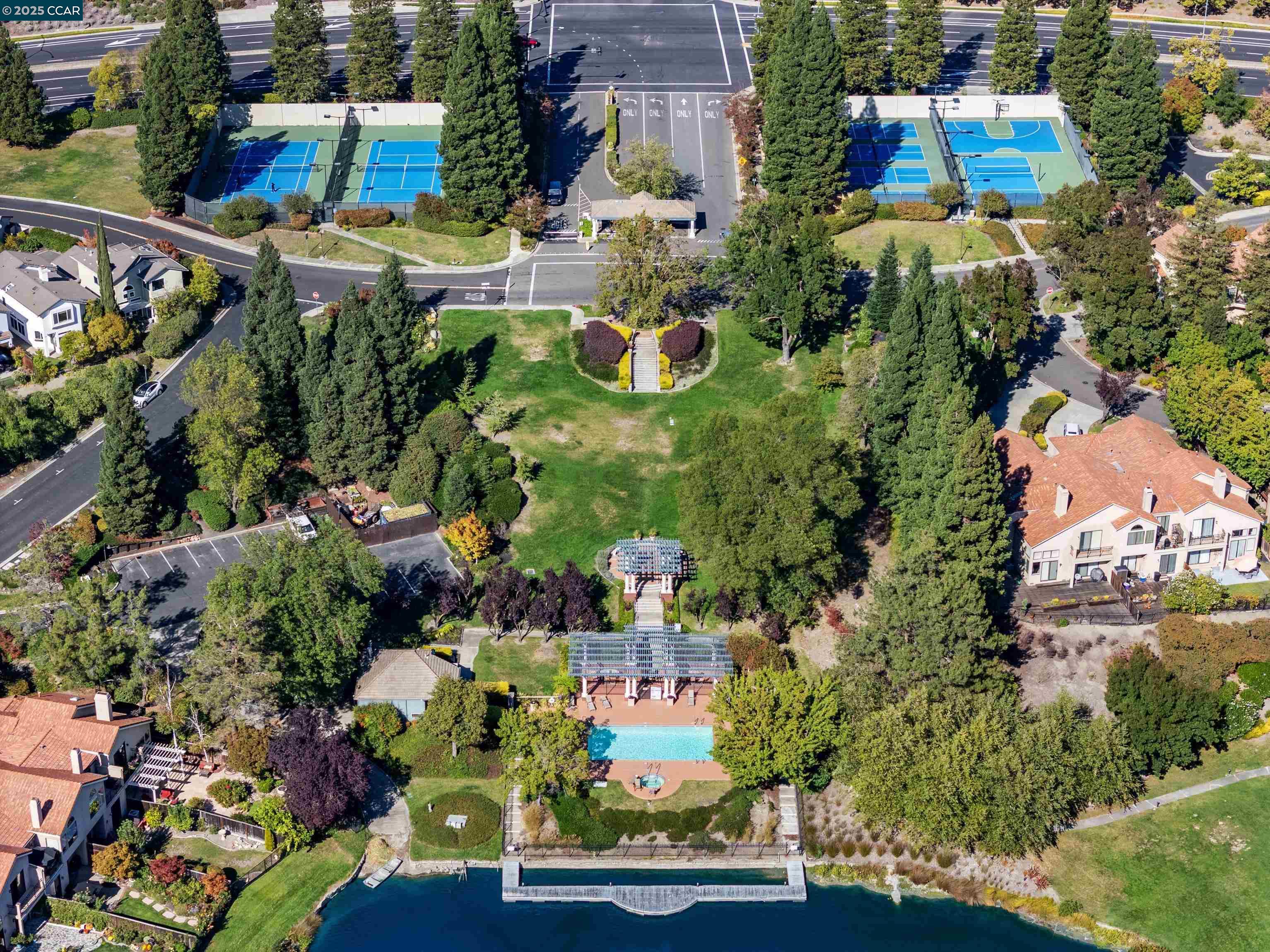6206 Lakeview Cir