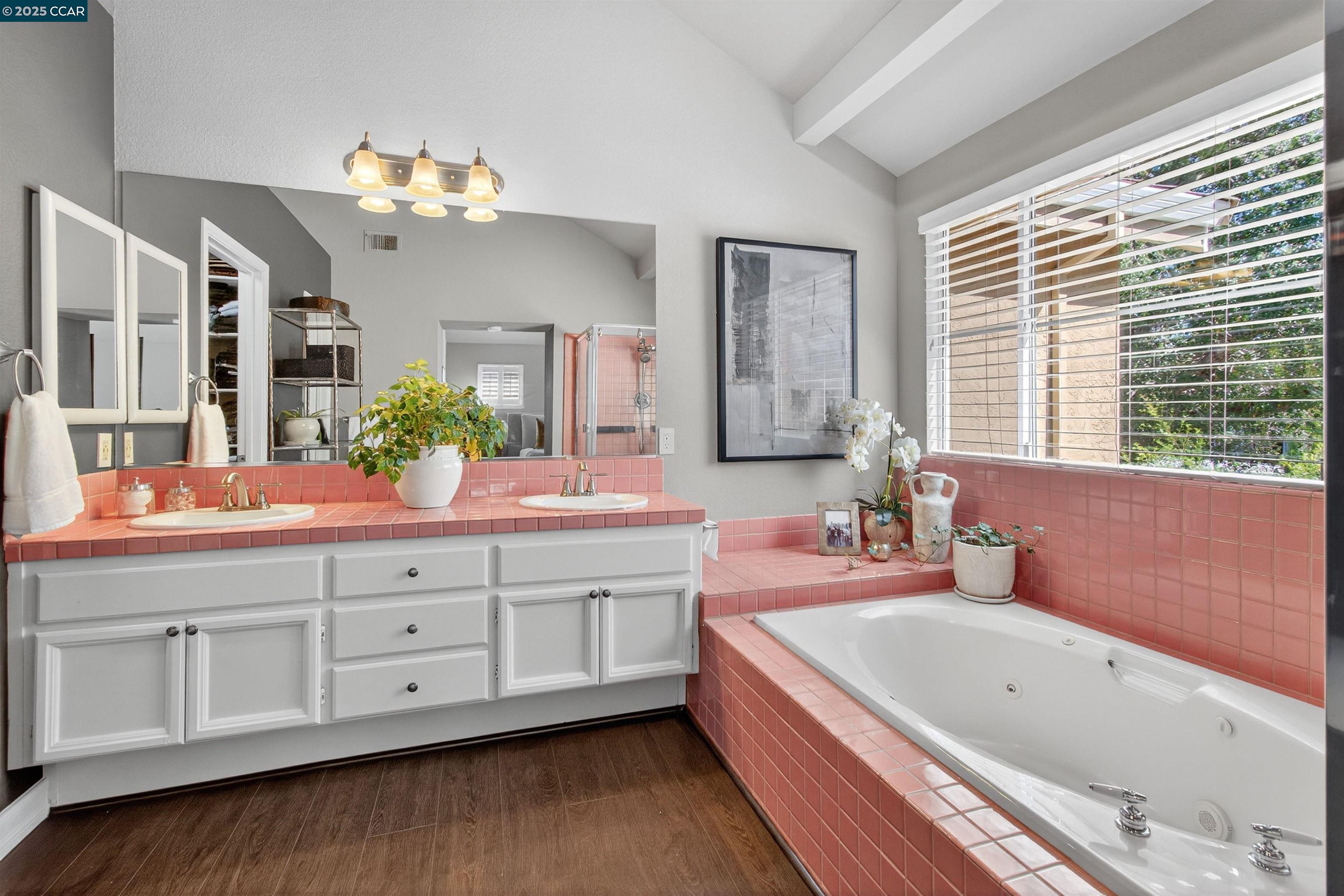 6206 Lakeview Cir