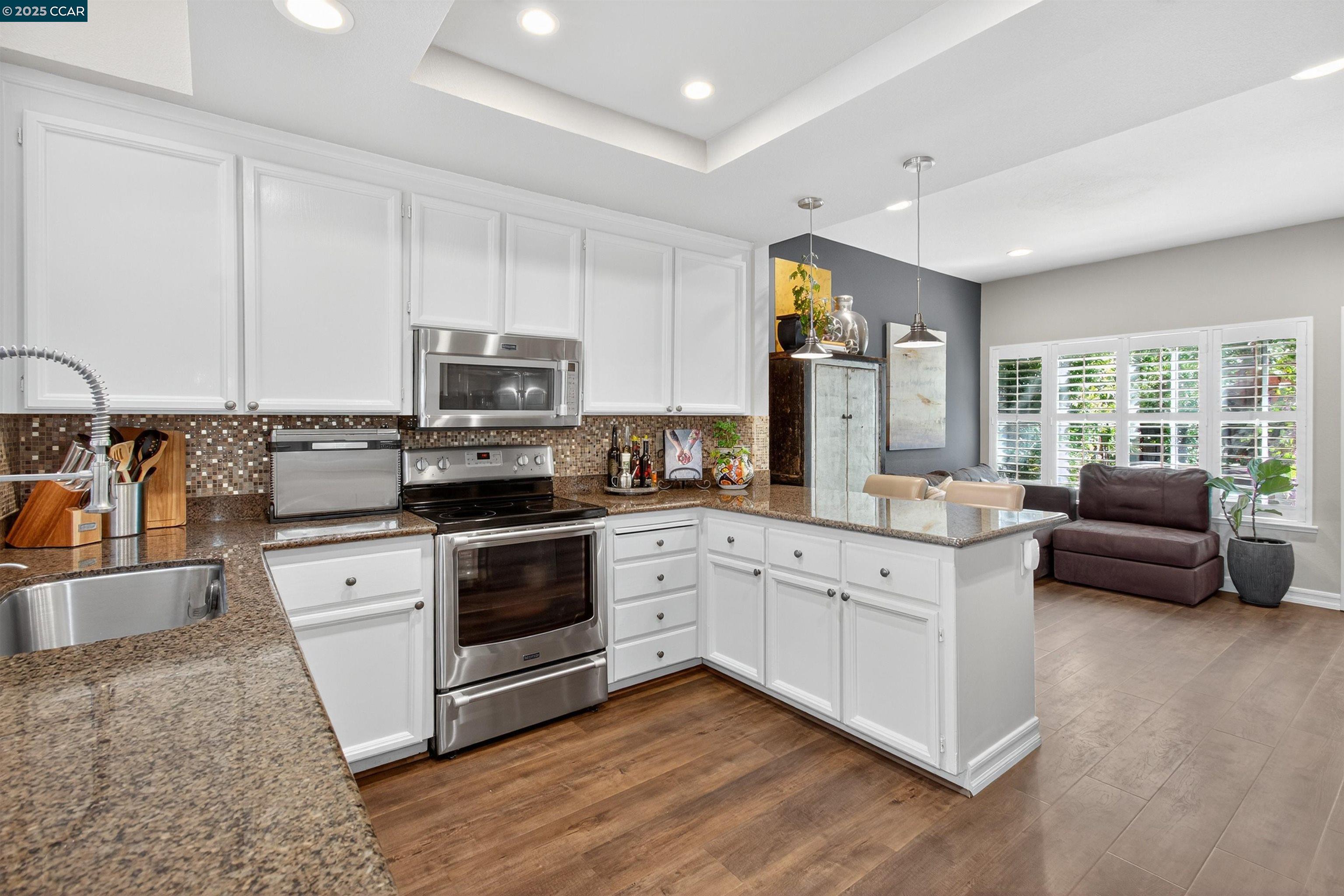 6206 Lakeview Cir