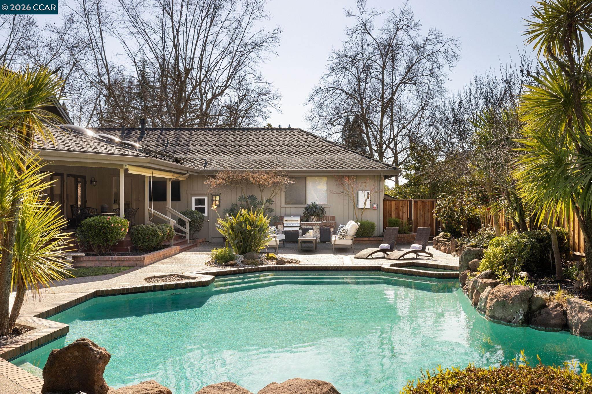 551 Blackhawk Club Dr