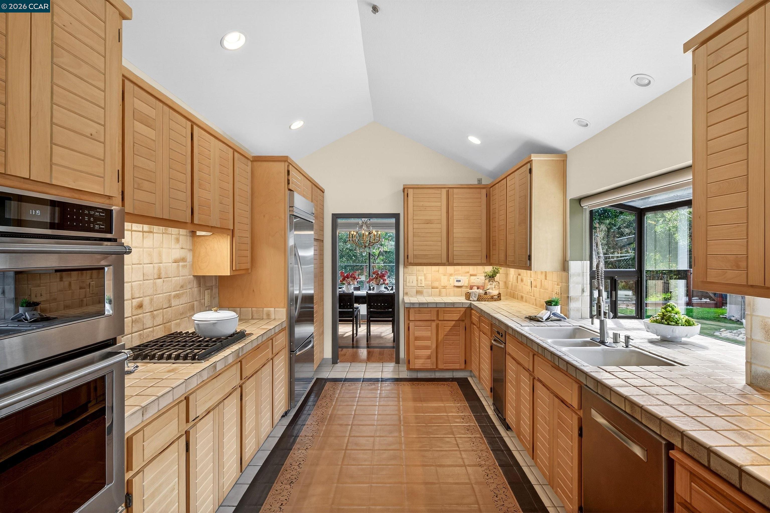 1219 Whispering Oaks Dr