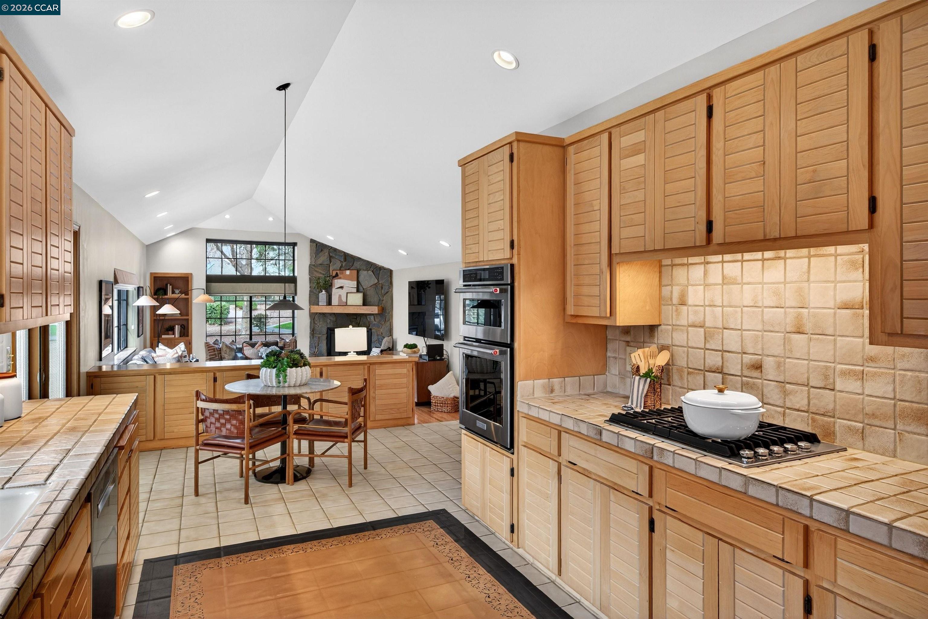 1219 Whispering Oaks Dr